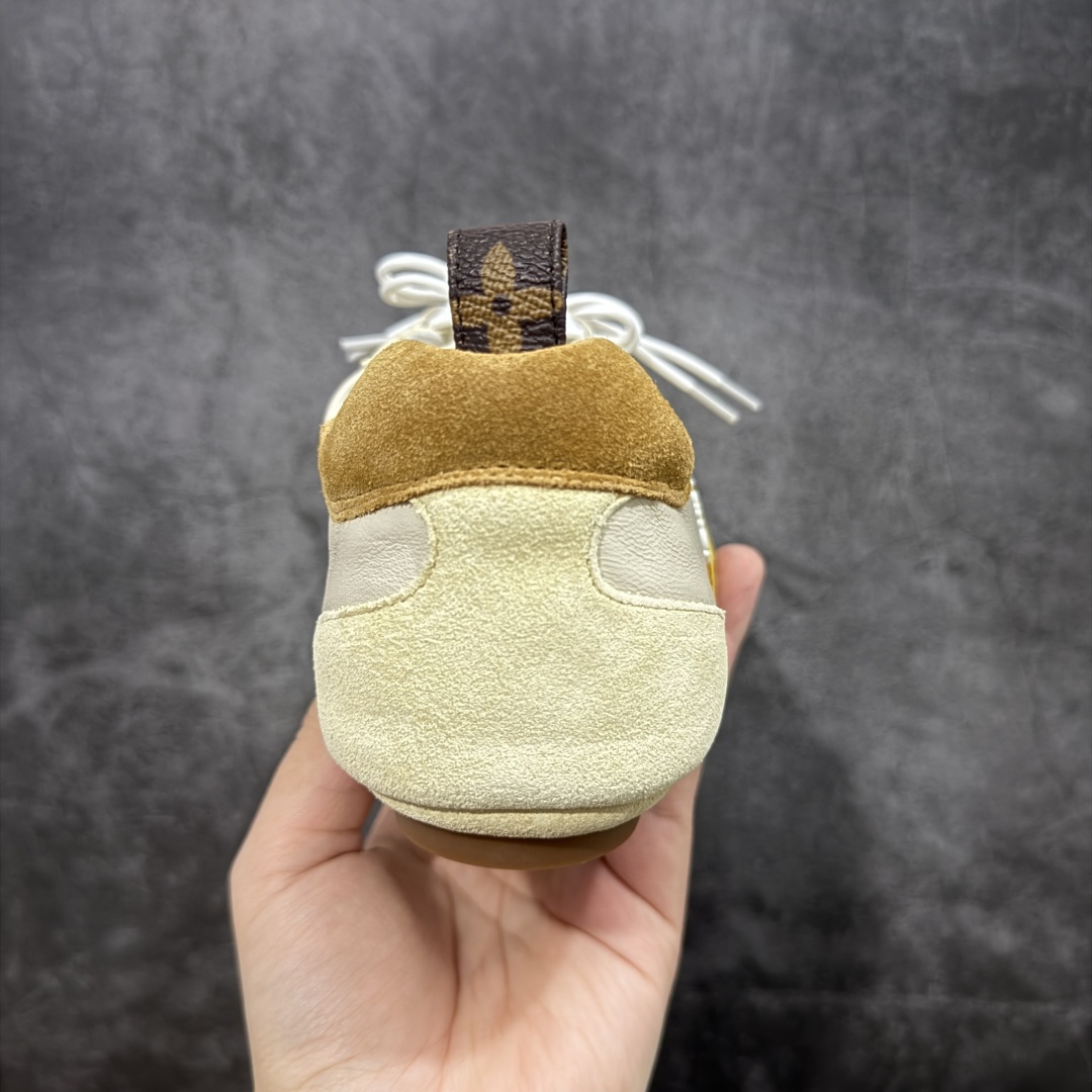 图片[4]-【专柜版/海淘代购】Louis Vuitton 春夏 Sneakerina LV 路易威登 系列运动鞋 德训鞋 平底鞋休闲鞋 海淘代购同渠道品质 高端零售 外贸充正专供 高端礼盒 市场最强级别没有之一💪🏻 原版购入开发 ZP级全套包装 完美楦型 正确卡色 质感媲美原版 细节与原版一致 请注意区分市面通货材 尺码：35 36 37 38 39 40-选品中心