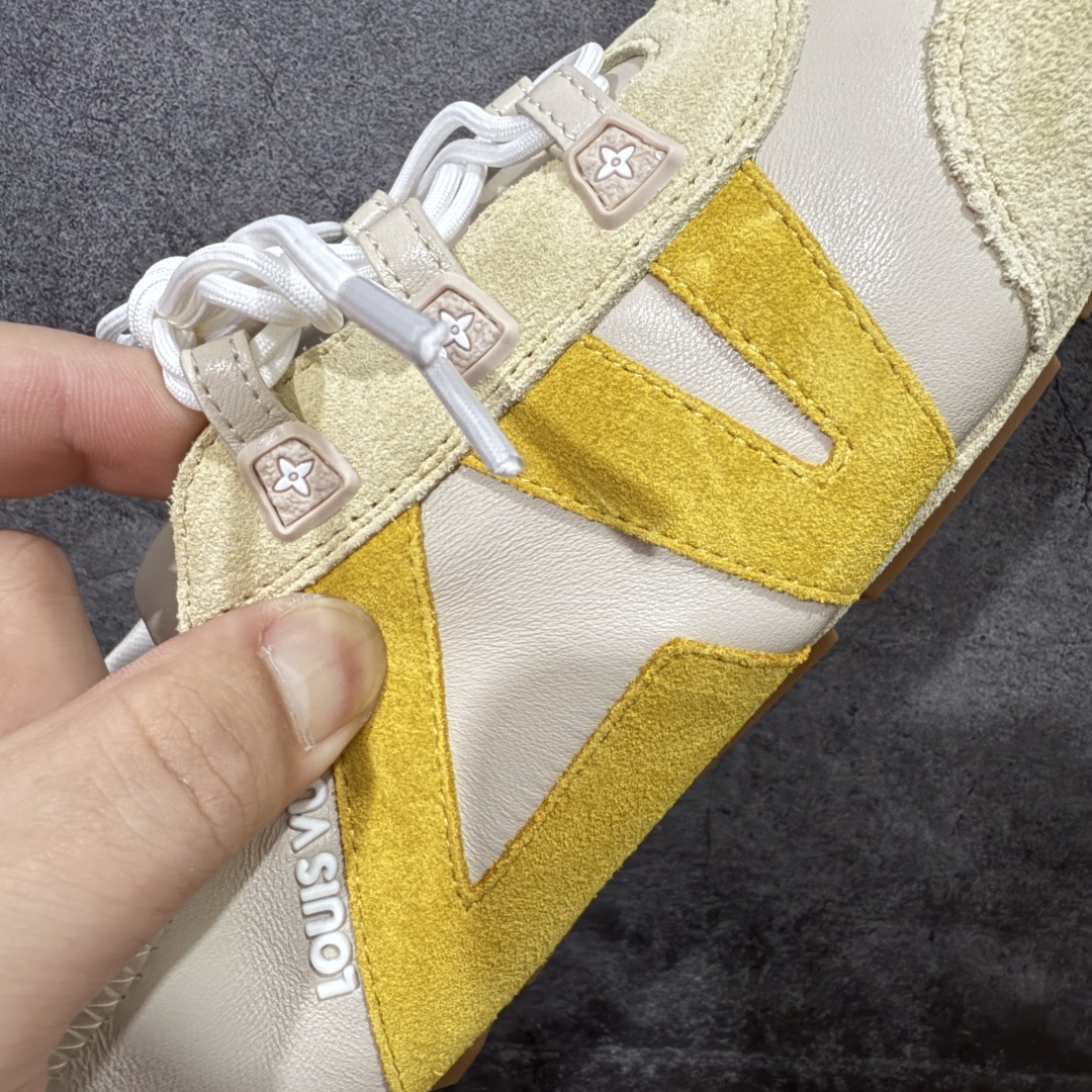 图片[4]-【专柜版/海淘代购】Louis Vuitton 春夏 Sneakerina LV 路易威登 系列运动鞋 德训鞋 平底鞋休闲鞋 海淘代购同渠道品质 高端零售 外贸充正专供 高端礼盒 市场最强级别没有之一💪🏻 原版购入开发 ZP级全套包装 完美楦型 正确卡色 质感媲美原版 细节与原版一致 请注意区分市面通货材 尺码：35 36 37 38 39 40-选品中心