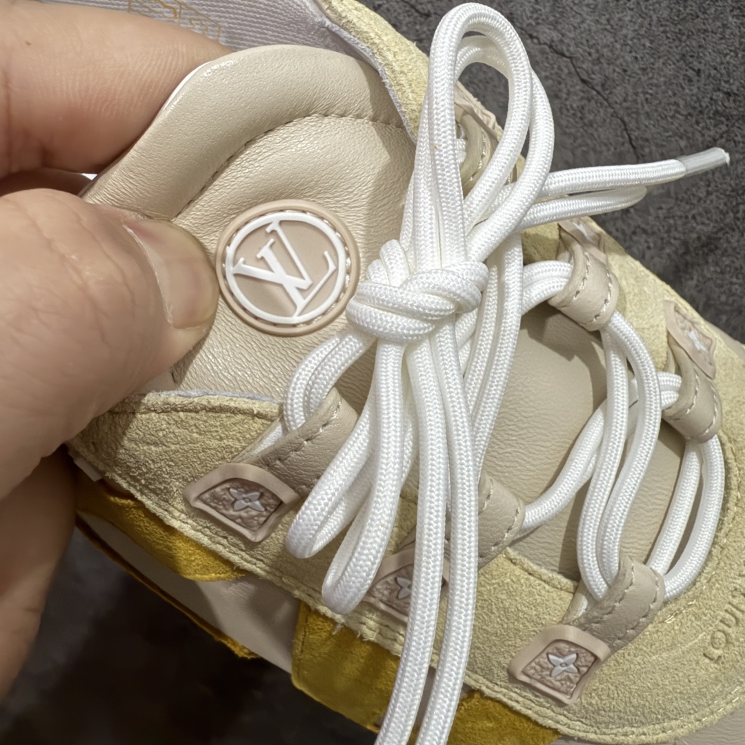 图片[6]-【专柜版/海淘代购】Louis Vuitton 春夏 Sneakerina LV 路易威登 系列运动鞋 德训鞋 平底鞋休闲鞋 海淘代购同渠道品质 高端零售 外贸充正专供 高端礼盒 市场最强级别没有之一💪🏻 原版购入开发 ZP级全套包装 完美楦型 正确卡色 质感媲美原版 细节与原版一致 请注意区分市面通货材 尺码：35 36 37 38 39 40-选品中心