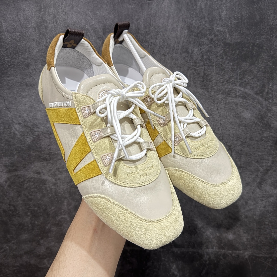 【专柜版/海淘代购】Louis Vuitton 春夏 Sneakerina LV 路易威登 系列运动鞋 德训鞋 平底鞋休闲鞋 海淘代购同渠道品质 高端零售 外贸充正专供 高端礼盒 市场最强级别没有之一💪🏻 原版购入开发 ZP级全套包装 完美楦型 正确卡色 质感媲美原版 细节与原版一致 请注意区分市面通货材 尺码:35 36 37 38 39 40-选品中心