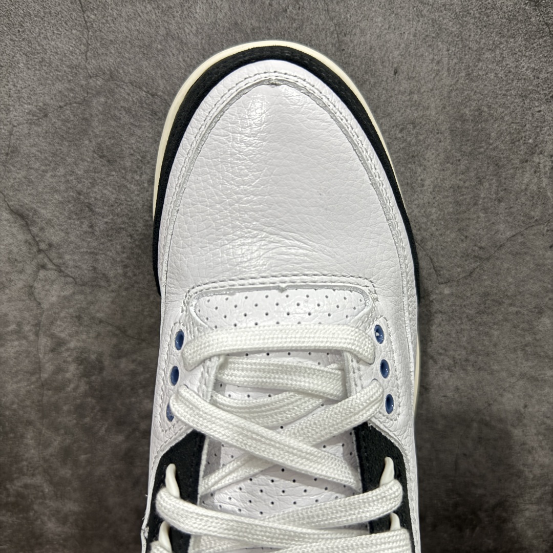 图片[5]-【RN版本】 A Ma Maniére x Air Jordan 3 OG AJ3 x AMM联名白灰蓝 HV8571-100 圈内最强三代系列 匠心打造 开发时长超过半年 目前可过各类鉴定或无法鉴定 裸鞋随便操作 全套原纸板楦头开发 原厂大底磨具加持立体防滑纹理 原装可视Air Sole气垫 原汁原味最完美的三代版型 唯一正确鞋头趴度弧度高度鞋身腰线 原厂TPU彩虹扎染后跟饰片 正确内里反口里网布 皮料菱角分明不变形无多余毛边 广东原厂zp同批次手工大底描漆拉丝 市场唯一原厂鞋扣模具 原厂织唛标 原厂飞人电绣工艺 尾指中部跳三针 独家绑鞋带手法 印刷中底布 四线拉帮 米色美纹纸贴合固定 进口港宝加持 后跟自然饱满 全鞋荧光划线卡点 追求极致完美 每一双都是工艺品 多重QC质检 超越公司货的品控标准 实实在在的免检产品 尺码：40 40.5 41 42 42.5 43 44 44.5 45 45.5 46 47.5 48.5-选品中心