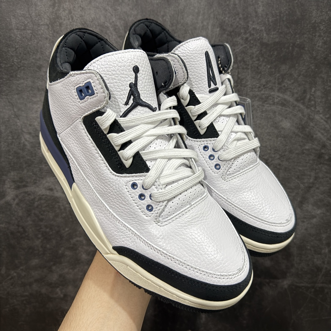 【RN版本】 A Ma Maniére x Air Jordan 3 OG AJ3 x AMM联名白灰蓝 HV8571-100 圈内最强三代系列 匠心打造 开发时长超过半年 目前可过各类鉴定或无法鉴定 裸鞋随便操作 全套原纸板楦头开发 原厂大底磨具加持立体防滑纹理 原装可视Air Sole气垫 原汁原味最完美的三代版型 唯一正确鞋头趴度弧度高度鞋身腰线 原厂TPU彩虹扎染后跟饰片 正确内里反口里网布 皮料菱角分明不变形无多余毛边 广东原厂zp同批次手工大底描漆拉丝 市场唯一原厂鞋扣模具 原厂织唛标 原厂飞人电绣工艺 尾指中部跳三针 独家绑鞋带手法 印刷中底布 四线拉帮 米色美纹纸贴合固定 进口港宝加持 后跟自然饱满 全鞋荧光划线卡点 追求极致完美 每一双都是工艺品 多重QC质检 超越公司货的品控标准 实实在在的免检产品 尺码:40 40.5 41 42 42.5 43 44 44.5 45 45.5 46 47.5 48.5-选品中心