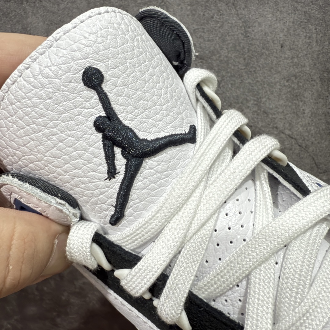 图片[7]-【RN版本】 A Ma Maniére x Air Jordan 3 OG AJ3 x AMM联名白灰蓝 HV8571-100 圈内最强三代系列 匠心打造 开发时长超过半年 目前可过各类鉴定或无法鉴定 裸鞋随便操作 全套原纸板楦头开发 原厂大底磨具加持立体防滑纹理 原装可视Air Sole气垫 原汁原味最完美的三代版型 唯一正确鞋头趴度弧度高度鞋身腰线 原厂TPU彩虹扎染后跟饰片 正确内里反口里网布 皮料菱角分明不变形无多余毛边 广东原厂zp同批次手工大底描漆拉丝 市场唯一原厂鞋扣模具 原厂织唛标 原厂飞人电绣工艺 尾指中部跳三针 独家绑鞋带手法 印刷中底布 四线拉帮 米色美纹纸贴合固定 进口港宝加持 后跟自然饱满 全鞋荧光划线卡点 追求极致完美 每一双都是工艺品 多重QC质检 超越公司货的品控标准 实实在在的免检产品 尺码：40 40.5 41 42 42.5 43 44 44.5 45 45.5 46 47.5 48.5-选品中心