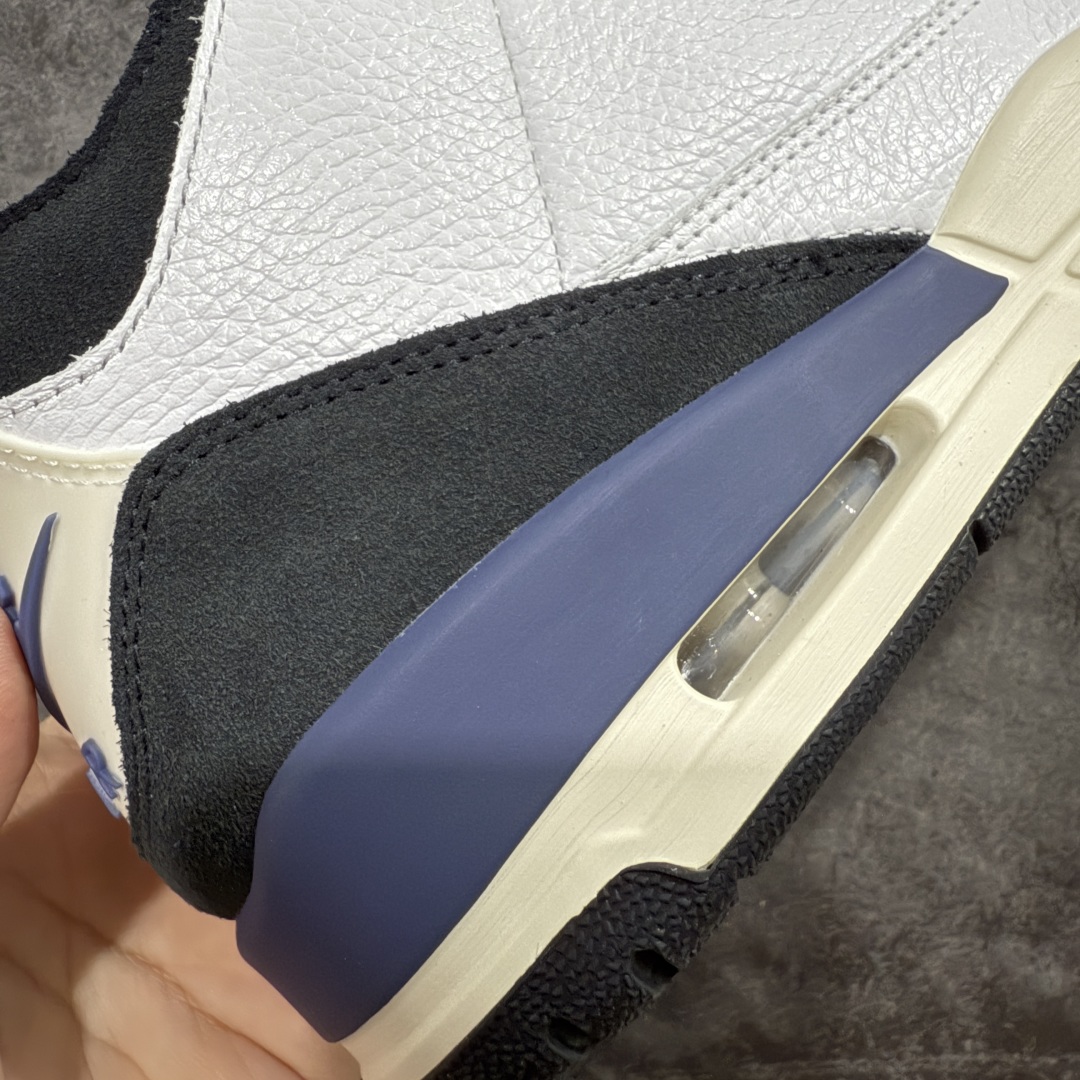 图片[3]-【RN版本】 A Ma Maniére x Air Jordan 3 OG AJ3 x AMM联名白灰蓝 HV8571-100 圈内最强三代系列 匠心打造 开发时长超过半年 目前可过各类鉴定或无法鉴定 裸鞋随便操作 全套原纸板楦头开发 原厂大底磨具加持立体防滑纹理 原装可视Air Sole气垫 原汁原味最完美的三代版型 唯一正确鞋头趴度弧度高度鞋身腰线 原厂TPU彩虹扎染后跟饰片 正确内里反口里网布 皮料菱角分明不变形无多余毛边 广东原厂zp同批次手工大底描漆拉丝 市场唯一原厂鞋扣模具 原厂织唛标 原厂飞人电绣工艺 尾指中部跳三针 独家绑鞋带手法 印刷中底布 四线拉帮 米色美纹纸贴合固定 进口港宝加持 后跟自然饱满 全鞋荧光划线卡点 追求极致完美 每一双都是工艺品 多重QC质检 超越公司货的品控标准 实实在在的免检产品 尺码：40 40.5 41 42 42.5 43 44 44.5 45 45.5 46 47.5 48.5-选品中心