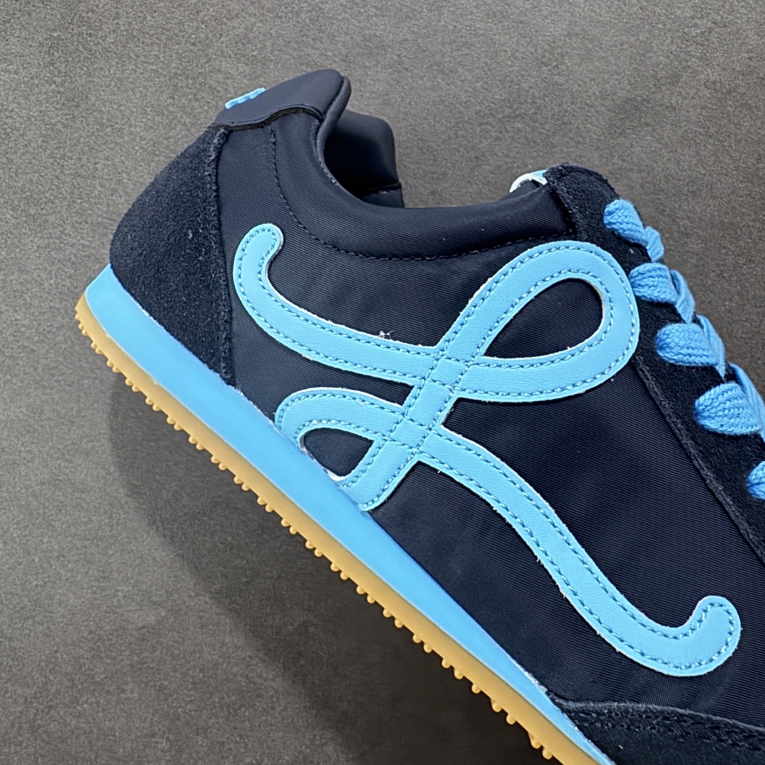 图片[6]-【R版】罗意威Loewe Ballet Runner 2.0 Sneakers 芭蕾舞2.0系列阿甘复古风德训薄底百搭休闲运动鞋 全手工拉帮工艺成型 采用反绒牛皮革拼接头层皮饰片鞋面材质 鞋身原装高密度防刮尼龙面料,极好柔软效果 双层乳胶缓震鞋垫 外部搭配轻量EVA缓震组合橡胶防滑片装外底 尺码：35-40-选品中心