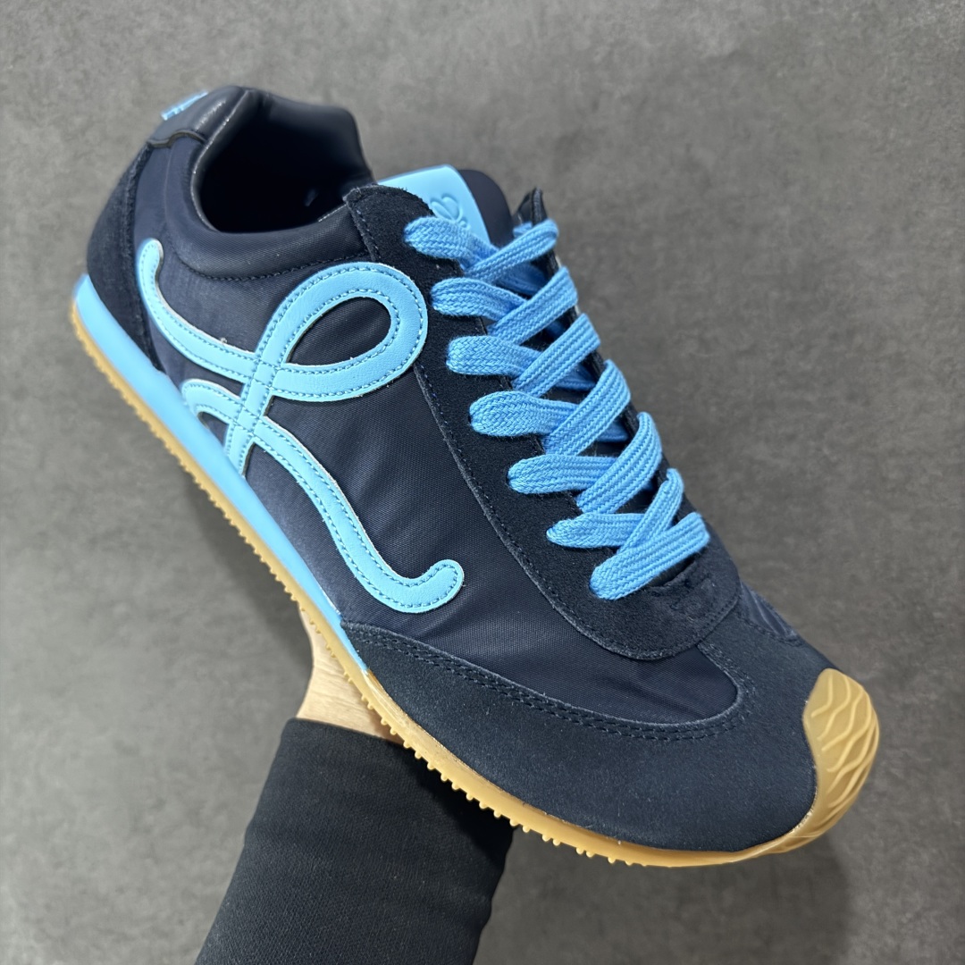 图片[3]-【R版】罗意威Loewe Ballet Runner 2.0 Sneakers 芭蕾舞2.0系列阿甘复古风德训薄底百搭休闲运动鞋 全手工拉帮工艺成型 采用反绒牛皮革拼接头层皮饰片鞋面材质 鞋身原装高密度防刮尼龙面料,极好柔软效果 双层乳胶缓震鞋垫 外部搭配轻量EVA缓震组合橡胶防滑片装外底 尺码：35-40-选品中心