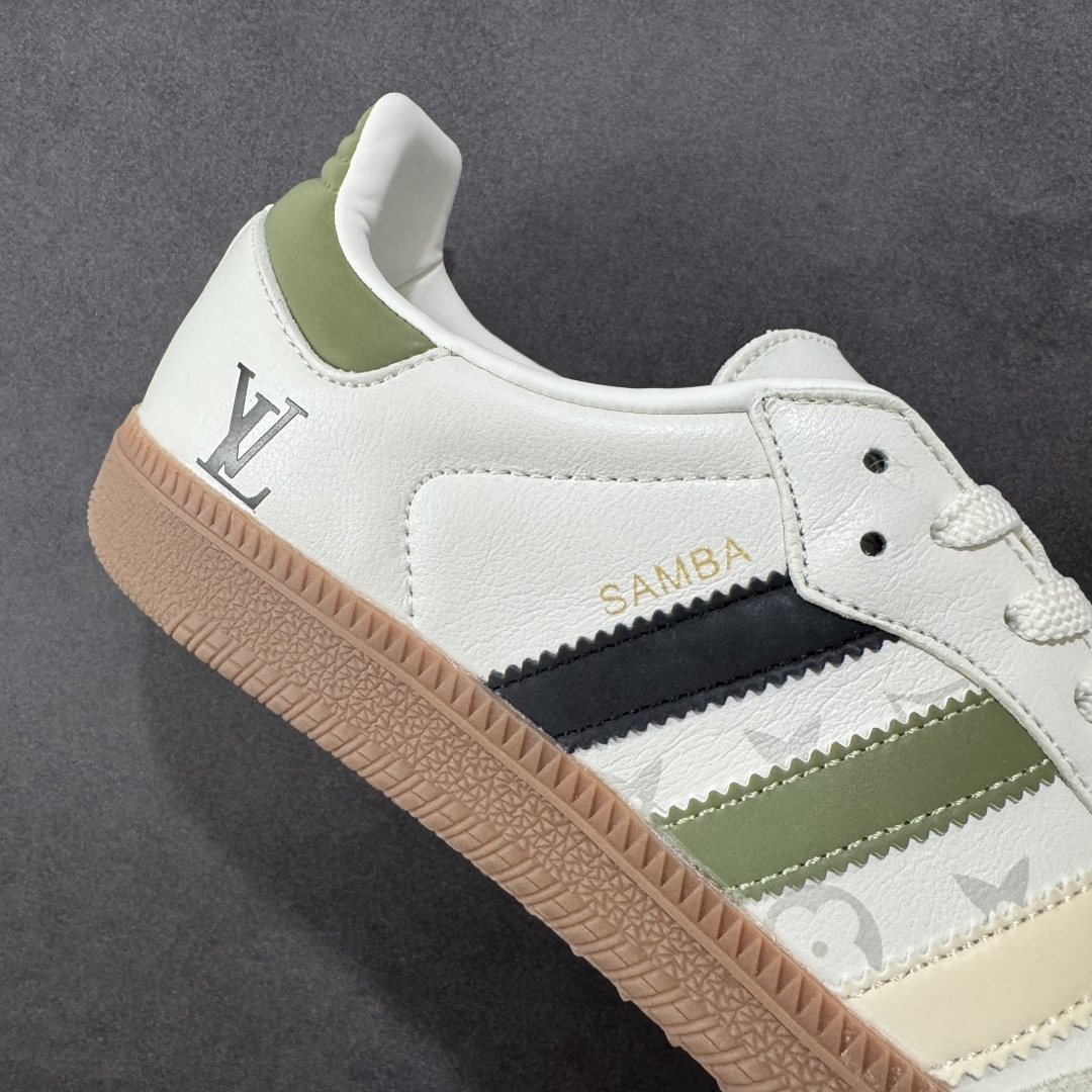 图片[6]-【定制版】AD Original Samba OG 复古经典轻便板鞋 定制配色 这款桑巴鞋展示了高质量的工艺 带有装饰的超锁缝制和无缝的手感 柔软、柔软的皮革造型和标志性的3条纹完成了精致的外观 正规合身鞋带 鞋面上有绒面鞋垫 橡胶鞋底 享受正畸套筒软感 自50年代首次亮相以来就一直在赢得粉丝的青睐 货号：GJ75809 尺码：36 36.5 37.5 38 38.5 39 40 40.5 41 42 42.5 43 44 44.5 45-选品中心