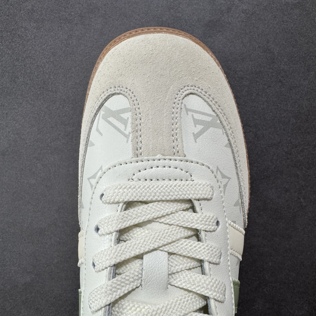 图片[8]-【定制版】AD Original Samba OG 复古经典轻便板鞋 定制配色 这款桑巴鞋展示了高质量的工艺 带有装饰的超锁缝制和无缝的手感 柔软、柔软的皮革造型和标志性的3条纹完成了精致的外观 正规合身鞋带 鞋面上有绒面鞋垫 橡胶鞋底 享受正畸套筒软感 自50年代首次亮相以来就一直在赢得粉丝的青睐 货号：GJ75809 尺码：36 36.5 37.5 38 38.5 39 40 40.5 41 42 42.5 43 44 44.5 45-选品中心