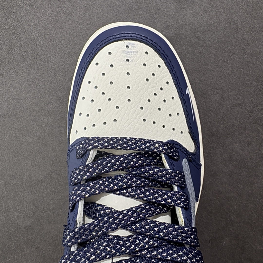 图片[8]-【定制版】Travis Scott x Nike Air Jordan 1 Low x Superme Air Jordan 1 Low 反转蓝白小勾满天星倒钩 纯原版本 全鞋采用原装头层皮，用料扎实 精雕细琢 鞋型极致还原 飞翼3D打印改良 深度立体 四线中底拉帮皮料选材 钢印 背胶一应俱全 全新批次 原装原模大底全鞋原厂定制皮料，手感细腻正确折边工艺 完美细节诠释 货号：JW1188 132 尺码：36 36.5 37.5 38 38.5 39 40 40.5 41 42 42.5 43 44 44.5 45-选品中心