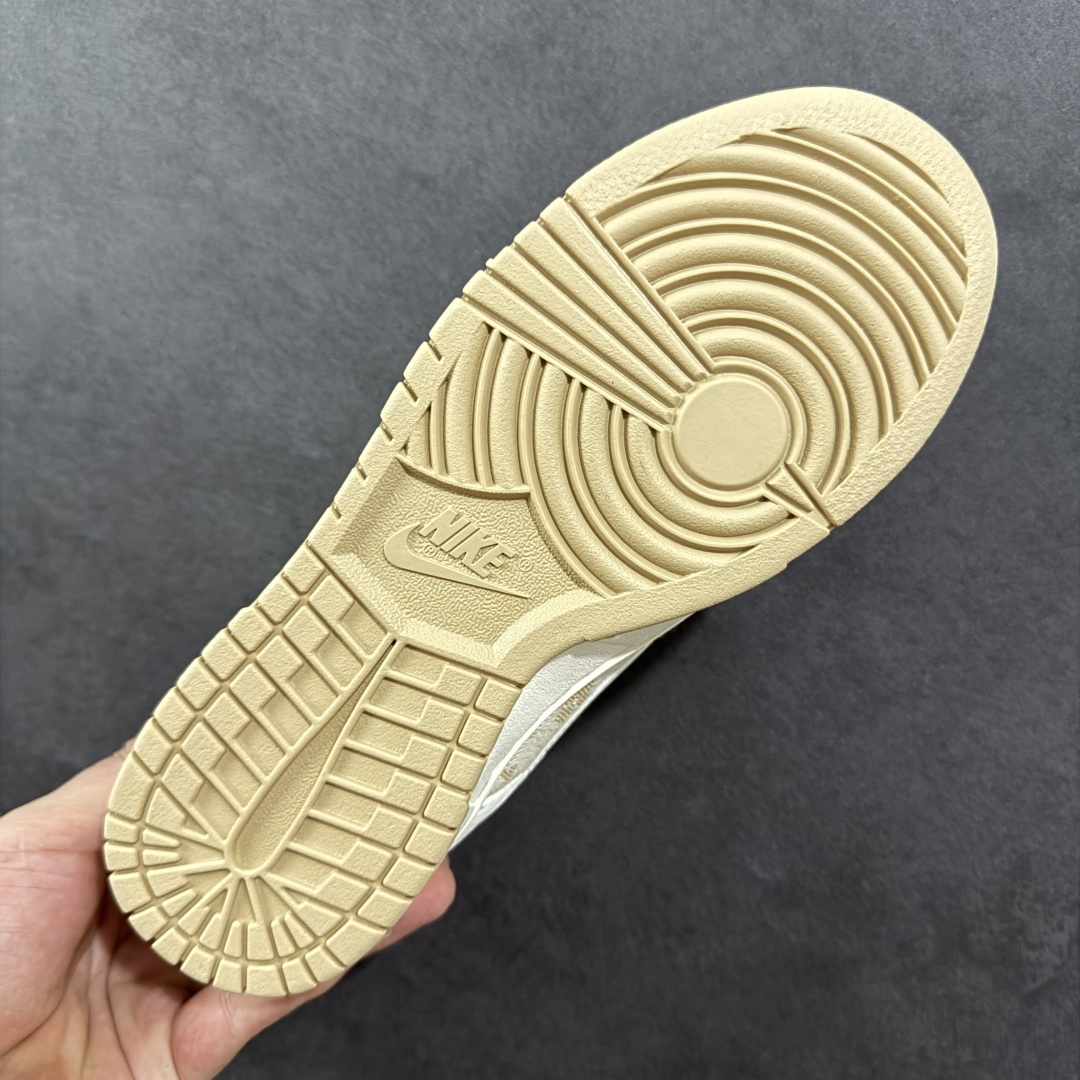 图片[9]-【定制版】Nike SB Dunk Low x Louis Vuitton 白黄 纯原大厂出品 极力推荐 原装头层材料 独家版型蒸餾加工 帶來的是更好的视觉和脚感体验 大厂纯原品质出货 清洁度 电绣工艺 皮料切割干净无任何毛边 细节完美 货号：JP1628 007 尺码：36 36.5 37.5 38 38.5 39 40 40.5 41 42 42.5 43 44 44.5 45-选品中心