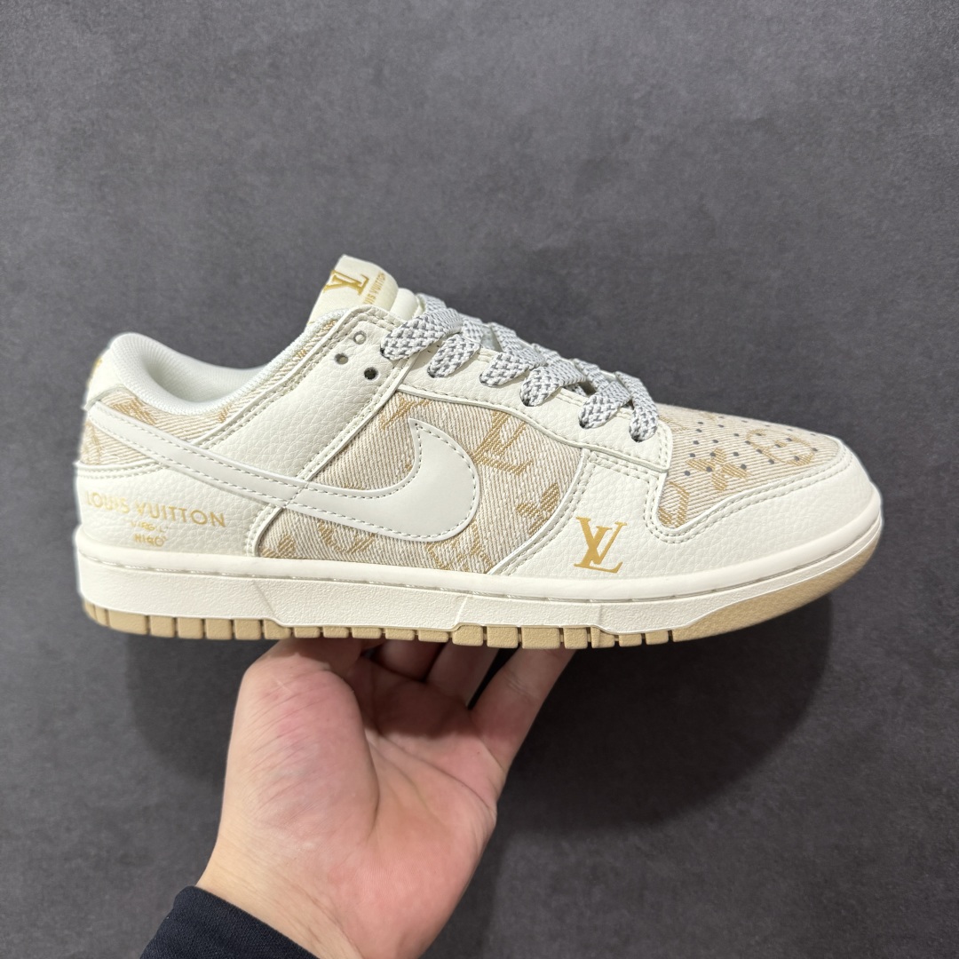 【定制版】Nike SB Dunk Low x Louis Vuitton 白黄 纯原大厂出品 极力推荐 原装头层材料 独家版型蒸餾加工 帶來的是更好的视觉和脚感体验 大厂纯原品质出货 清洁度 电绣工艺 皮料切割干净无任何毛边 细节完美 货号:JP1628 007 尺码:36 36.5 37.5 38 38.5 39 40 40.5 41 42 42.5 43 44 44.5 45-选品中心