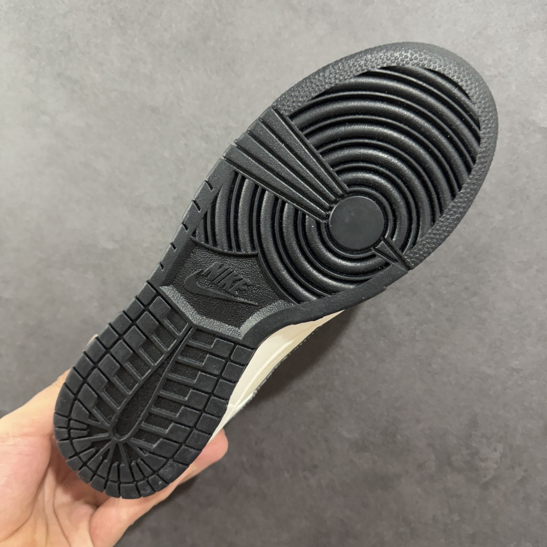 图片[9]-【定制版】Nike SB Dunk Low 米老鼠 周年高端定制 低帮休闲板鞋 #定制鞋盒 大厂纯原品质出货 超高清洁度 皮料切割干净无任何毛边 细节完美 货号：KK1333-041 尺码：36 36.5 37.5 38 38.5 39 40 40.5 41 42 42.5 43 44 44.5 45-选品中心