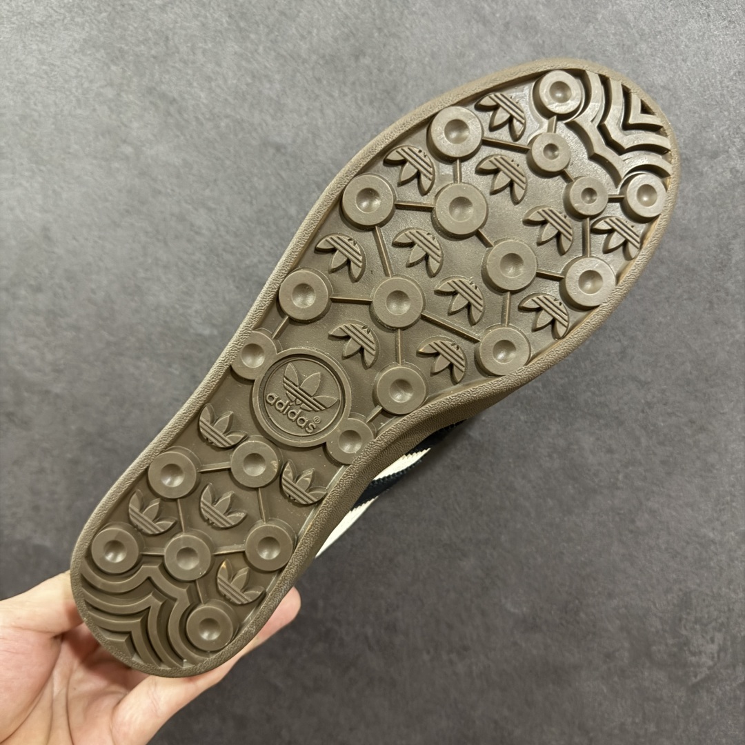 图片[9]-【定制版】adidas 德训鞋 “LV联名-卡布奇诺”舒适百搭 低帮休闲板鞋 高端定制 大厂纯原品质出货 超高清洁度 细节完美 货号：SC9207-724 尺码：36 36.5 37.5 38 38.5 39 40 40.5 41 42 42.5 43 44 44.5 45-选品中心