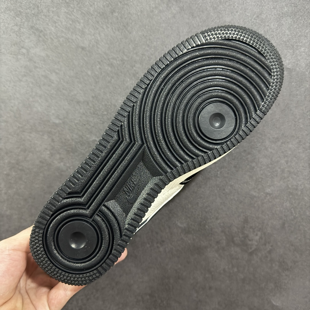 260 定制版 Nike Air Force 1'07 Low 芬迪联名 小怪兽 空军一号低帮休闲板鞋 XL1979-102-Chinese UA Cheap High Quatity Brand Clothes Bags handbags Sneakers wholesale wholesaler seller from China Factory suppliers Fashion Clothing Shoes best Quality Beautiful Price 260 定制版 Nike Air Force 1'07 Low 芬迪联名 小怪兽 空军一号低帮休闲板鞋 XL1979-102