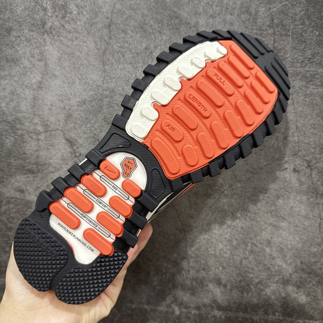 图片[9]-【纯原版】Comme Des Garcons Homme Plus x Nk Air Max TL 2.5 Pack 川久保玲联名气垫跑鞋 纯原版本 鞋款采用透气网眼布和皮革材料 确保了穿着的轻盈与耐用 前掌和后跟上的迷你 Swoosh 标志 彰显了 Nike 品牌的经典元素 后跟和鞋垫上有 CDG 品牌标识 进一步强调了此次的合作身份 货号： FZ4110-001  尺码：36 3675 37.5 38 38.5 39 40 40.5 41 42 42.5 43 44 45-选品中心