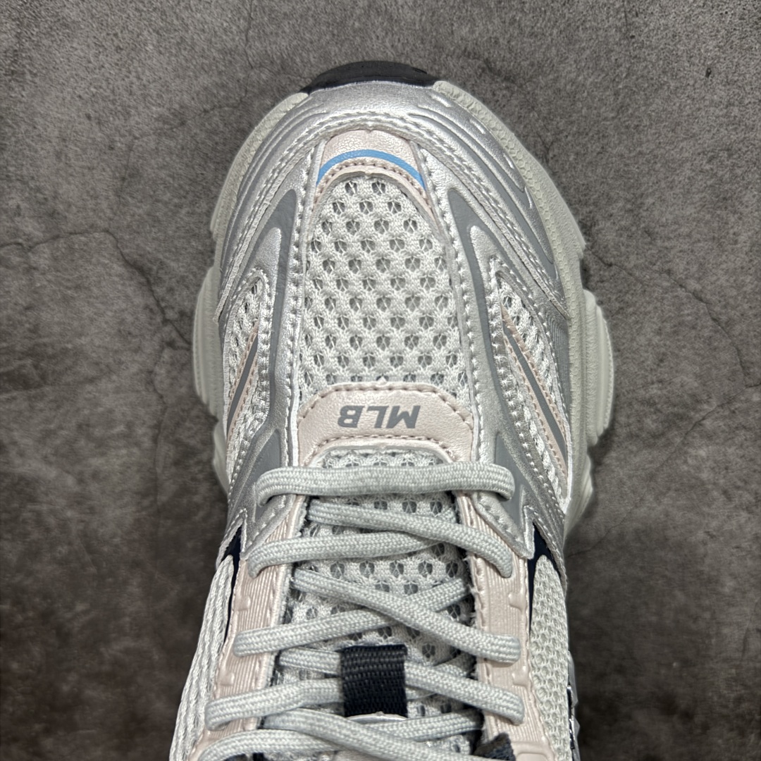 图片[5]-【纯原订单】MLB Winner Chunky 25新款 NY百搭舒适休闲潮流运动厚底增高 防滑耐磨 低帮 老爹鞋 男女同款 银色 潮流厚底时尚街头赛博老爹鞋 MLB官方同步出货 虞书欣等众多潮流明星同款 高弹双层MD大底 原楦原档案数据开发版型（完美鞋头弧度/后套收口效果🆚市面文案版本‼️） 原厂立体填充鞋舌海绵 中底注胶孔原数据开发模具大底原厂转印标市面上唯一纯原版本 原材料打造 内增高6cm 原厂1：1模具开发 原厂进口纳米材质 原盒雷射防伪标包装 天猫订单品质 官网尺码：35 36 36.5 37.5 38 38.5 39 40 40.5 41 42 42.5 43 44 45-选品中心