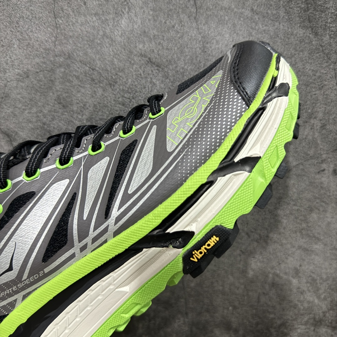 图片[6]-【公司级】HOKA ONE ONE Mafate Speed 2 Low 玛法特2代系列低帮轻量户外越野休闲运动慢跑鞋 HOKA ONE ONE 最近推出了一个胶囊系列 Origin Story 这个系列里的 Mafate Speed 2 可以说让我日思夜想有一阵子了 最近终于拔草 让我来分享一下这双也是上脚赞到爆的越野跑鞋吧 以阿尔卑斯山脉作为主题将亮黄色与蓝色调覆盖在这经典轮廓之上 配色的呈现效果相当亮眼 以至于很多人买这个配色是用来日常搭配的 鞋面采用超轻的无缝架构 轻薄的TPU贴在透气的鞋面材料上 减轻重量同时也保证了支撑性 鞋底则采用滚动平衡技术 引导跑者回归自然步态 祖传的神奇EVA材质中底依旧是一如既往地表现优秀 能提供充足的缓震 作为HOKA家的越野跑鞋 VIBRAM 橡胶大底也是必不可少的 即便在复杂湿滑的地形 依旧能有良好的抓地力及稳定性 鞋带采用了弹性不易松脱的扁宽弹性鞋带 前掌与中掌部分也进行了加宽 也更加适合亚洲人的脚型 是一款十分全面且足够强悍的户外硬核越野鞋 而这双极其亮眼的越野跑鞋恰好又是在江山一百中参赛的UTMB冠军 Ludovic POMMERET 夺冠时穿着的战靴 这就让它变得更加有吸引力了 用来日常搭配的话短裤是基本不挑 长裤我个人推荐阔腿裤 工装裤以及各种长筒牛仔裤都可以 尺码：36 36.5 37.5 38 38.5 39 40 40.5 41 42 42.5 43 44 44.5 45-选品中心
