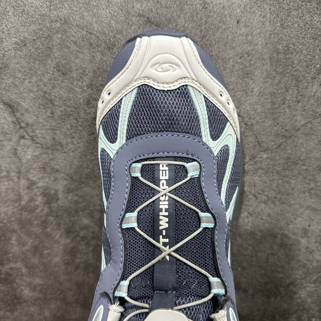 图片[5]-【666版本】SALOMON 萨洛蒙 XT-WHISPER 舒适百搭耐磨轻便低帮 休闲越野训练城市通勤跑步鞋 男女同款 灰蓝色 纯原外贸平台特供订单 耗时半年巨作 #全套原纸板楦头开发 #原厂特供网布配套加持 #确保原汁原味 完美呈现版型 #原档数据独家私模五层组合大底 #男女鞋同步官方开发至46 #原装Ortholite轻量化鞋垫 #中底布带钢印编号 原厂TPU锁扣 #进口港宝加持 后跟自然饱满 还原公司包裹性 #鞋面采用SENSIFT贴合技术 #全方位贴合包裹脚型 #鞋跟部鞋底牵引设计 #提供强大的抓地性能 #更适应野外崎岖不平的道路 #基于 SALOMON 初代 XT 鞋身造型并搭载 4D ADVANCED CHASSIS™ 大底打造而成 为这款 XT-WHISPER 带来了多项足部控制与保护等功能性 如在运动过程中控制左右晃动的过程而提高稳定性、改善长途越野过程中足中到足尖的过渡、提高感知岩石的精确度以抵抗尖锐物体对脚底的伤害以及采用动态缓冲来增强穿着舒适感 从而减轻疲劳感 使 XT-WHISPER 成为一双舒适且安全的户外之履 货号：479790 尺码：36 36.5 37.5 38 38.5 39 40 40.5 41 42 42.5 43 44 45 46-选品中心