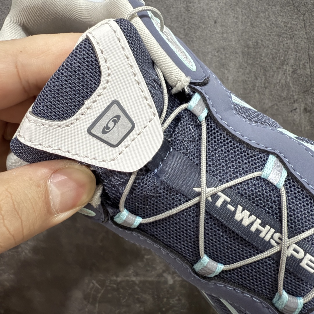 图片[6]-【666版本】SALOMON 萨洛蒙 XT-WHISPER 舒适百搭耐磨轻便低帮 休闲越野训练城市通勤跑步鞋 男女同款 灰蓝色 纯原外贸平台特供订单 耗时半年巨作 #全套原纸板楦头开发 #原厂特供网布配套加持 #确保原汁原味 完美呈现版型 #原档数据独家私模五层组合大底 #男女鞋同步官方开发至46 #原装Ortholite轻量化鞋垫 #中底布带钢印编号 原厂TPU锁扣 #进口港宝加持 后跟自然饱满 还原公司包裹性 #鞋面采用SENSIFT贴合技术 #全方位贴合包裹脚型 #鞋跟部鞋底牵引设计 #提供强大的抓地性能 #更适应野外崎岖不平的道路 #基于 SALOMON 初代 XT 鞋身造型并搭载 4D ADVANCED CHASSIS™ 大底打造而成 为这款 XT-WHISPER 带来了多项足部控制与保护等功能性 如在运动过程中控制左右晃动的过程而提高稳定性、改善长途越野过程中足中到足尖的过渡、提高感知岩石的精确度以抵抗尖锐物体对脚底的伤害以及采用动态缓冲来增强穿着舒适感 从而减轻疲劳感 使 XT-WHISPER 成为一双舒适且安全的户外之履 货号：479790 尺码：36 36.5 37.5 38 38.5 39 40 40.5 41 42 42.5 43 44 45 46-选品中心