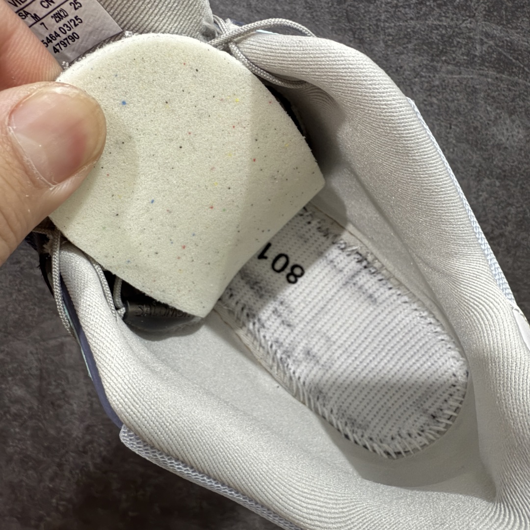 图片[8]-【666版本】SALOMON 萨洛蒙 XT-WHISPER 舒适百搭耐磨轻便低帮 休闲越野训练城市通勤跑步鞋 男女同款 灰蓝色 纯原外贸平台特供订单 耗时半年巨作 #全套原纸板楦头开发 #原厂特供网布配套加持 #确保原汁原味 完美呈现版型 #原档数据独家私模五层组合大底 #男女鞋同步官方开发至46 #原装Ortholite轻量化鞋垫 #中底布带钢印编号 原厂TPU锁扣 #进口港宝加持 后跟自然饱满 还原公司包裹性 #鞋面采用SENSIFT贴合技术 #全方位贴合包裹脚型 #鞋跟部鞋底牵引设计 #提供强大的抓地性能 #更适应野外崎岖不平的道路 #基于 SALOMON 初代 XT 鞋身造型并搭载 4D ADVANCED CHASSIS™ 大底打造而成 为这款 XT-WHISPER 带来了多项足部控制与保护等功能性 如在运动过程中控制左右晃动的过程而提高稳定性、改善长途越野过程中足中到足尖的过渡、提高感知岩石的精确度以抵抗尖锐物体对脚底的伤害以及采用动态缓冲来增强穿着舒适感 从而减轻疲劳感 使 XT-WHISPER 成为一双舒适且安全的户外之履 货号：479790 尺码：36 36.5 37.5 38 38.5 39 40 40.5 41 42 42.5 43 44 45 46-选品中心