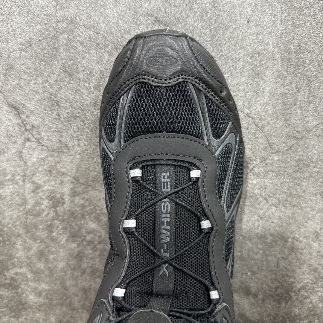 图片[5]-【666版本】SALOMON 萨洛蒙 XT-WHISPER 舒适百搭耐磨轻便低帮 休闲越野训练城市通勤跑步鞋 男女同款 黑色 纯原外贸平台特供订单 耗时半年巨作 #全套原纸板楦头开发 #原厂特供网布配套加持 #确保原汁原味 完美呈现版型 #原档数据独家私模五层组合大底 #男女鞋同步官方开发至46 #原装Ortholite轻量化鞋垫 #中底布带钢印编号 原厂TPU锁扣 #进口港宝加持 后跟自然饱满 还原公司包裹性 #鞋面采用SENSIFT贴合技术 #全方位贴合包裹脚型 #鞋跟部鞋底牵引设计 #提供强大的抓地性能 #更适应野外崎岖不平的道路 #基于 SALOMON 初代 XT 鞋身造型并搭载 4D ADVANCED CHASSIS™ 大底打造而成 为这款 XT-WHISPER 带来了多项足部控制与保护等功能性 如在运动过程中控制左右晃动的过程而提高稳定性、改善长途越野过程中足中到足尖的过渡、提高感知岩石的精确度以抵抗尖锐物体对脚底的伤害以及采用动态缓冲来增强穿着舒适感 从而减轻疲劳感 使 XT-WHISPER 成为一双舒适且安全的户外之履 货号：477620 尺码：36 36.5 37.5 38 38.5 39 40 40.5 41 42 42.5 43 44 45 46-选品中心