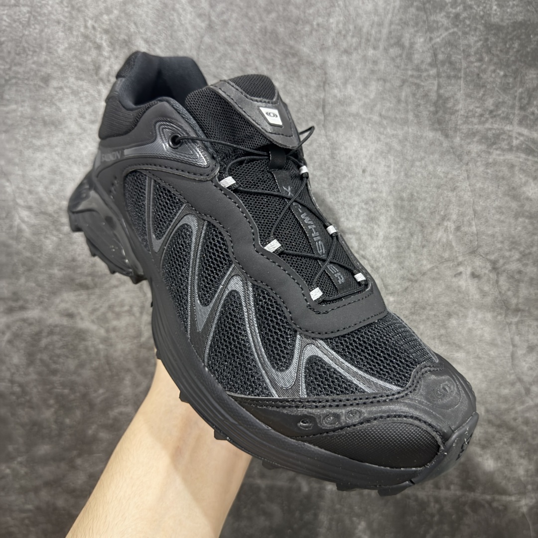 图片[3]-【666版本】SALOMON 萨洛蒙 XT-WHISPER 舒适百搭耐磨轻便低帮 休闲越野训练城市通勤跑步鞋 男女同款 黑色 纯原外贸平台特供订单 耗时半年巨作 #全套原纸板楦头开发 #原厂特供网布配套加持 #确保原汁原味 完美呈现版型 #原档数据独家私模五层组合大底 #男女鞋同步官方开发至46 #原装Ortholite轻量化鞋垫 #中底布带钢印编号 原厂TPU锁扣 #进口港宝加持 后跟自然饱满 还原公司包裹性 #鞋面采用SENSIFT贴合技术 #全方位贴合包裹脚型 #鞋跟部鞋底牵引设计 #提供强大的抓地性能 #更适应野外崎岖不平的道路 #基于 SALOMON 初代 XT 鞋身造型并搭载 4D ADVANCED CHASSIS™ 大底打造而成 为这款 XT-WHISPER 带来了多项足部控制与保护等功能性 如在运动过程中控制左右晃动的过程而提高稳定性、改善长途越野过程中足中到足尖的过渡、提高感知岩石的精确度以抵抗尖锐物体对脚底的伤害以及采用动态缓冲来增强穿着舒适感 从而减轻疲劳感 使 XT-WHISPER 成为一双舒适且安全的户外之履 货号：477620 尺码：36 36.5 37.5 38 38.5 39 40 40.5 41 42 42.5 43 44 45 46-选品中心