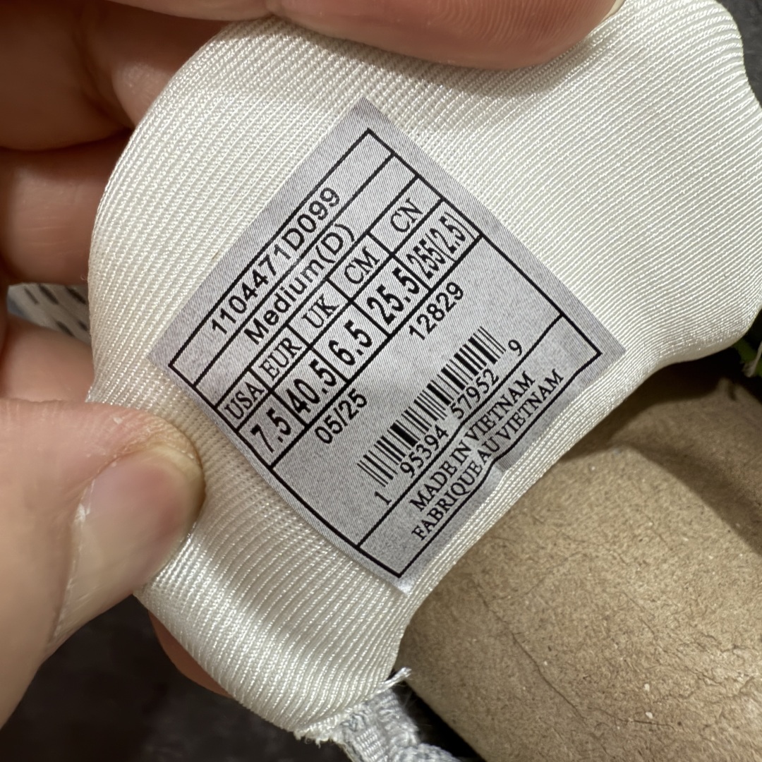 图片[7]-【纯原版】Brooks 布鲁克斯 Glycerin Max超级甘油 超弹轻盈跑步鞋 低帮透气缓震支撑休闲运动慢跑鞋 采用改进工程空气网眼组合热熔工艺 鞋面材质搭载DNA LOFT V2密度泡棉缓震系统 中底外置防滑耐磨橡胶底片 尺码：36-46-选品中心