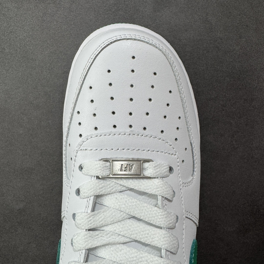 图片[8]-【BG福利】Nike Air Force 1 Low 空军一号经典板鞋FJ4146-102 原楦头原纸板 打造纯正空军版型 专注外贸渠道 全掌内置蜂窝气垫 原盒配件 原厂中底钢印、拉帮完美 尺码：36 36.5 37.5 38 38.5 39 40 40.5 41 42 42.5 43 44 44.5 45-选品中心