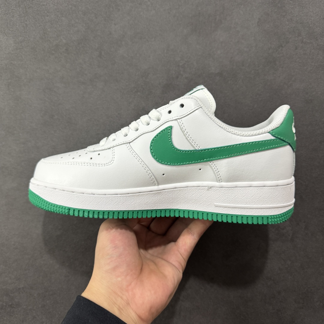 图片[2]-【BG福利】Nike Air Force 1 Low 空军一号经典板鞋FJ4146-102 原楦头原纸板 打造纯正空军版型 专注外贸渠道 全掌内置蜂窝气垫 原盒配件 原厂中底钢印、拉帮完美 尺码：36 36.5 37.5 38 38.5 39 40 40.5 41 42 42.5 43 44 44.5 45-选品中心