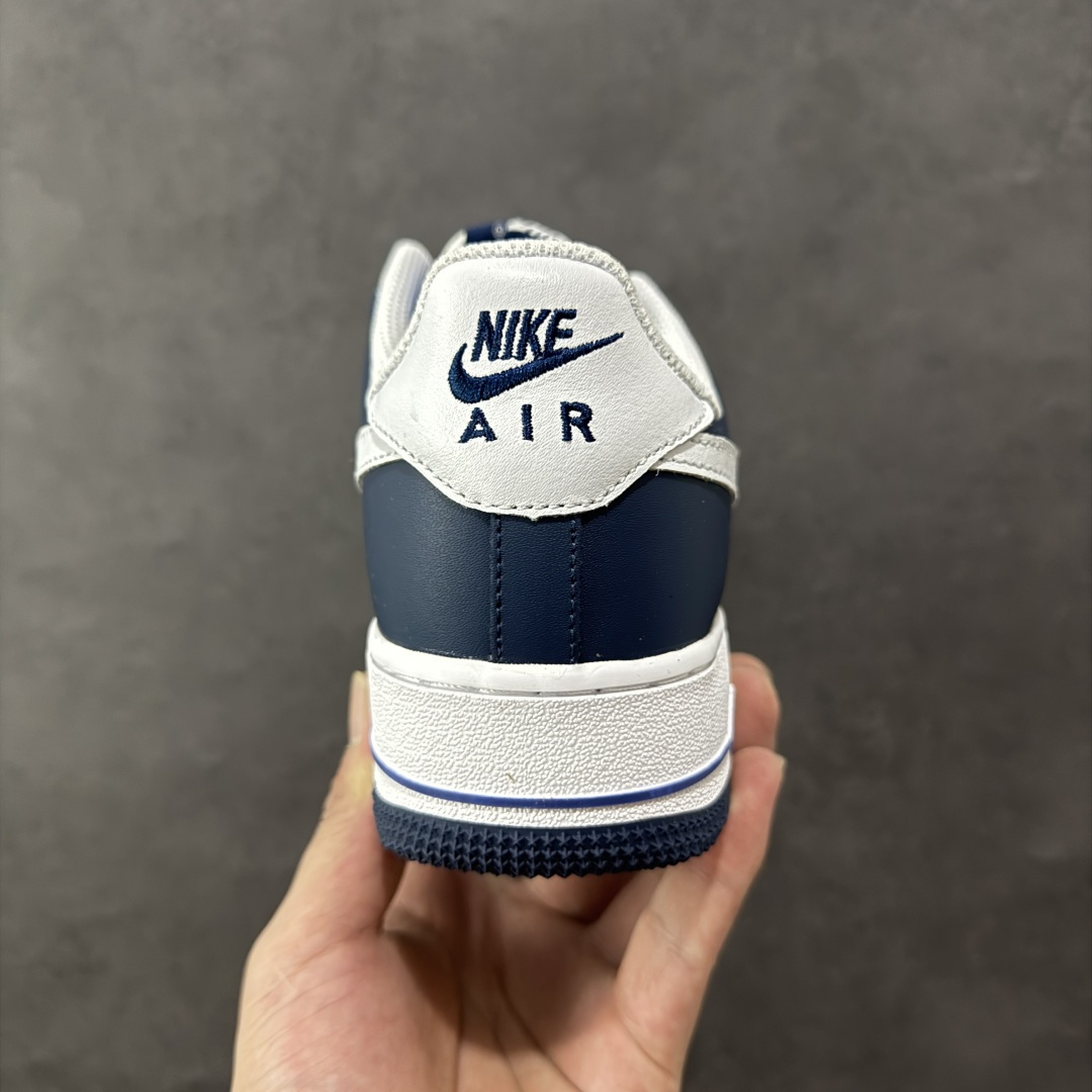 图片[4]-【BG福利】Nike Air Force 1 Low 空军一号经典板鞋 FQ8825-100 原楦头原纸板 打造纯正空军版型 专注外贸渠道 全掌内置蜂窝气垫 原盒配件 原厂中底钢印、拉帮完美 尺码：36 36.5 37.5 38 38.5 39 40 40.5 41 42 42.5 43 44 44.5 45-选品中心