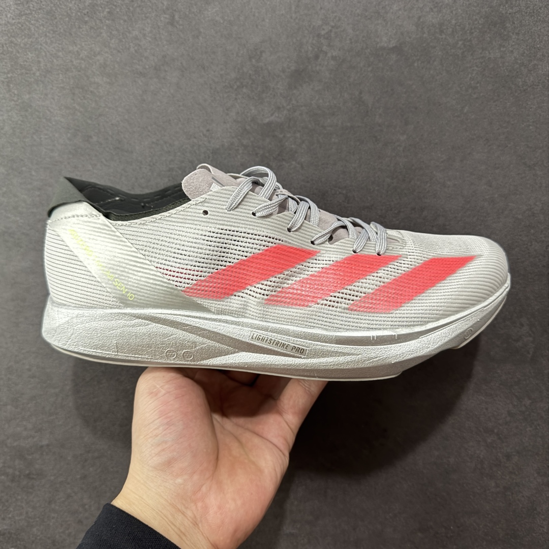 【公司级】Adidas Adizero Takumi Sen 10 M耐磨减震专业跑步鞋 男款 北京马拉松40周年限定。冲向目标,一路向前,不断挑战和突破自我。无论是平时训练还是马拉松,让这款adidas跑步鞋伴你畅快开跑。兼具舒适性和结构感,搭载Lightstrike科技,为步伐注入活力。 货号:IG1979 尺码:36-45-选品中心