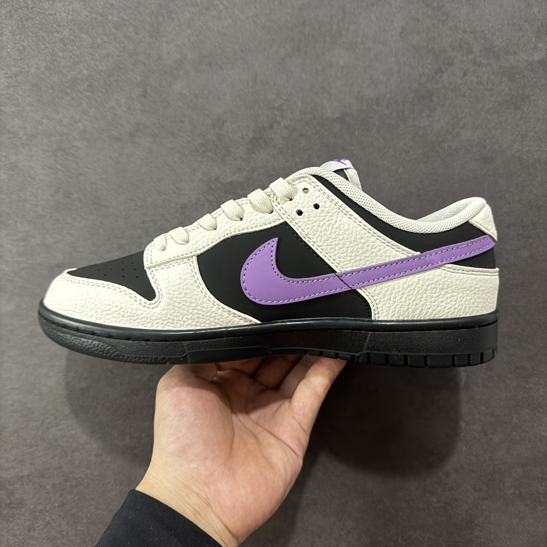 图片[2]-【定制版】海外爆款限量发售！高端定制Nike SB Dunk Low “暴力熊联名—奶白黑紫钩”高端定制 低帮休闲板鞋 定制鞋盒 大厂纯原品质出货 超高清洁度 皮料切割干净无任何毛边 细节完美 货号：FX1588-310 尺码：36 36.5 37.5 38 38.5 39 40 40.5 41 42 42.5 43 44 44.5 45-选品中心