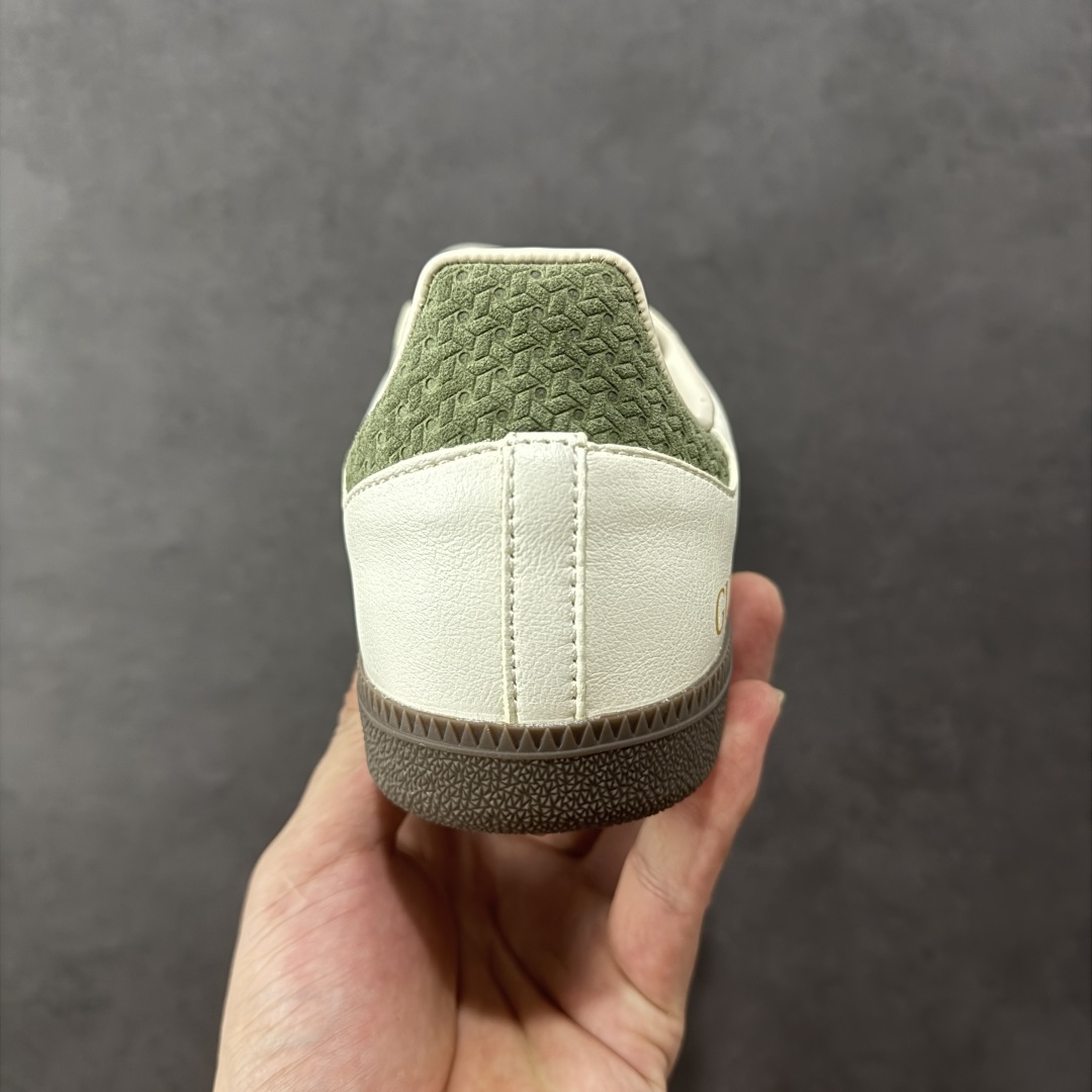 图片[4]-【定制版】adidas originals Samba OG x GUCCI 绿白 桑巴舞系列复古经典轻便板鞋 此款以简约大方的造型设计 给人以随性休闲的时尚格调 穿着舒适轻便，运动灵活自如 满足日常个性穿搭 货号：GJ75804 尺码：36 36.5 37 38 38.5 39 40 40.5 41 42 42.5 43 44 44.5 45-选品中心