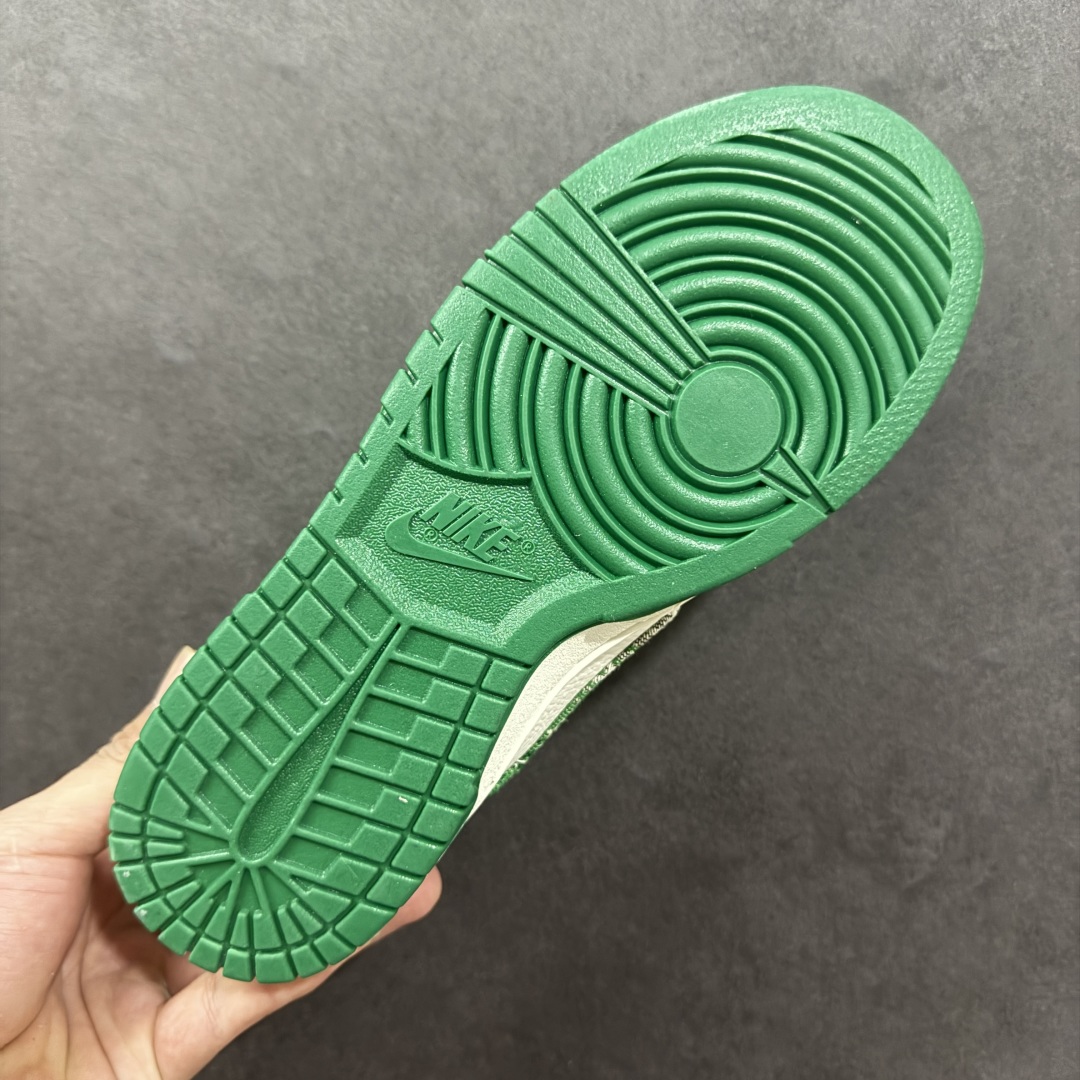 图片[9]-【定制版】Nike SB Dunk Low x Louis Vuitton 绿白小勾 纯原大厂出品 极力推荐 原装头层材料 独家版型蒸餾加工 帶來的是更好的视觉和脚感体验 大厂纯原品质出货 清洁度 电绣工艺 皮料切割干净无任何毛边 细节完美 货号：SC9207 420 尺码：36 36.5 37.5 38 38.5 39 40 40.5 41 42 42.5 43 44 44.5 45-选品中心