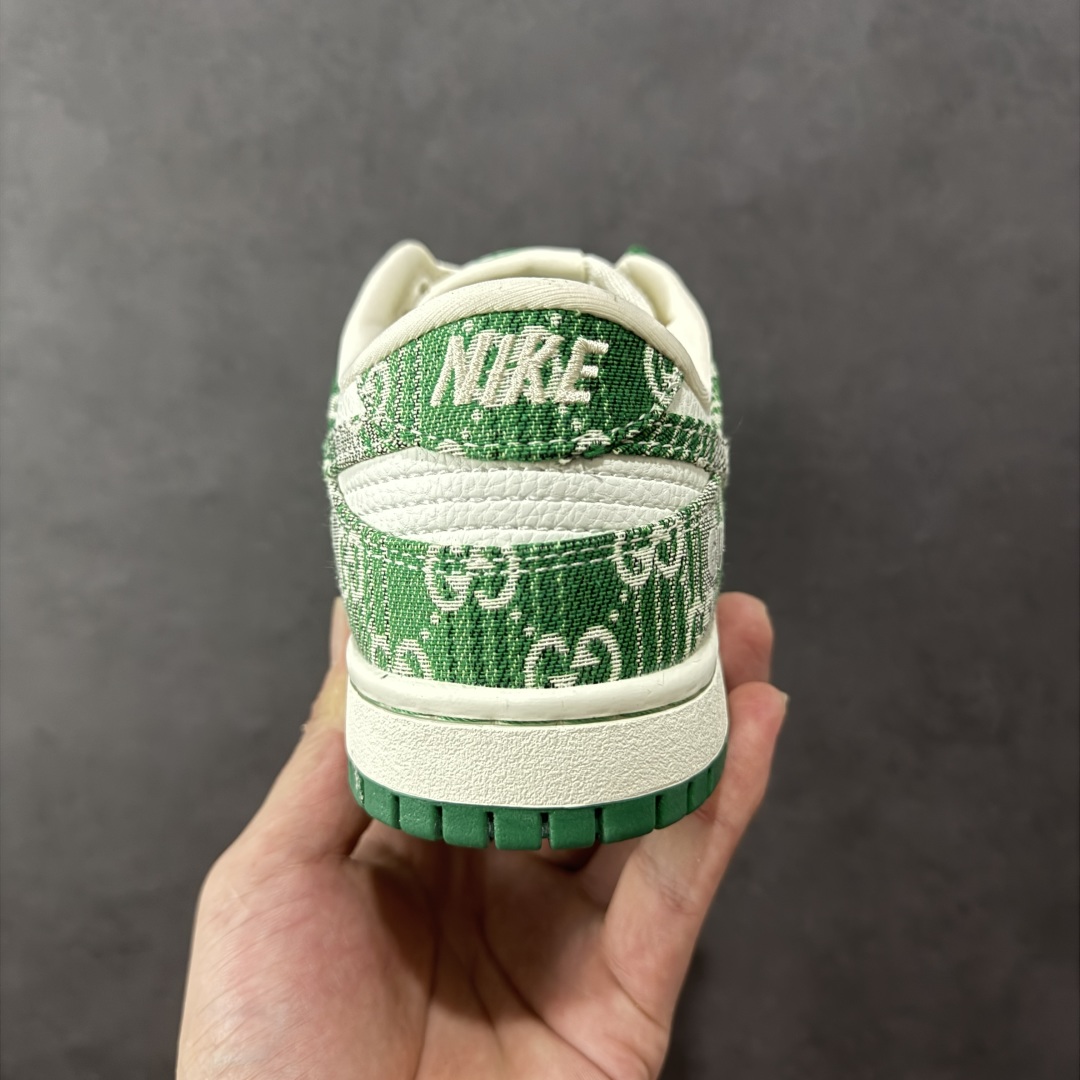 图片[4]-【定制版】Nike SB Dunk Low x Louis Vuitton 绿白小勾 纯原大厂出品 极力推荐 原装头层材料 独家版型蒸餾加工 帶來的是更好的视觉和脚感体验 大厂纯原品质出货 清洁度 电绣工艺 皮料切割干净无任何毛边 细节完美 货号：SC9207 420 尺码：36 36.5 37.5 38 38.5 39 40 40.5 41 42 42.5 43 44 44.5 45-选品中心