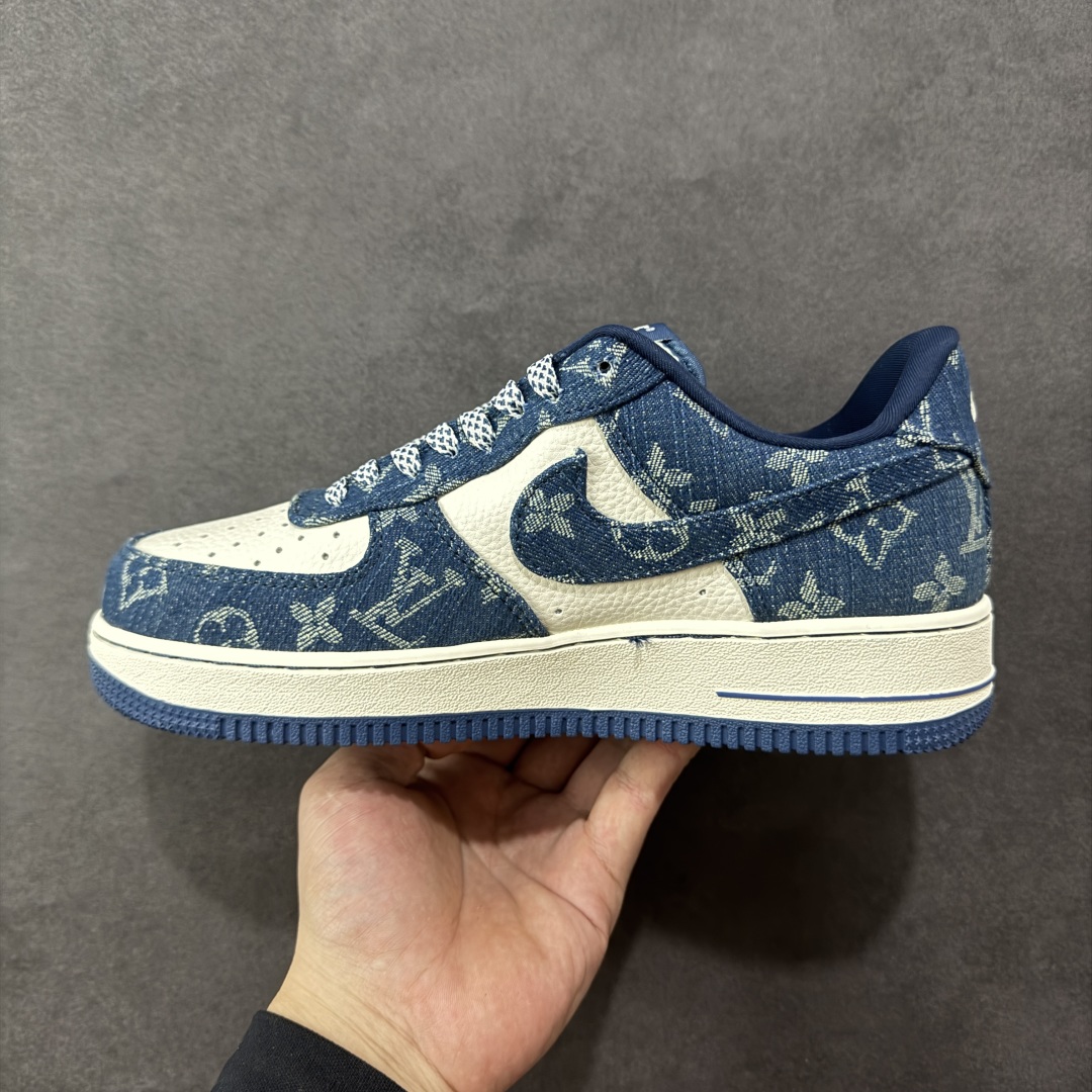 图片[2]-【定制版】海外限量发售！公司级NIke Air Force 1 \’07 Low LV联名-白蓝牛仔 空军一号低帮 运动鞋 休闲鞋 折边针车 工艺难度大 原楦头原纸板 原装鞋盒 定制五金配件 原厂鞋底 超高清洁度 细节完美 货号：ZD1988-001 尺码：36 36.5 37.5 38 38.5 39 40 40.5 41 42 42.5 43 44 44.5 45-选品中心