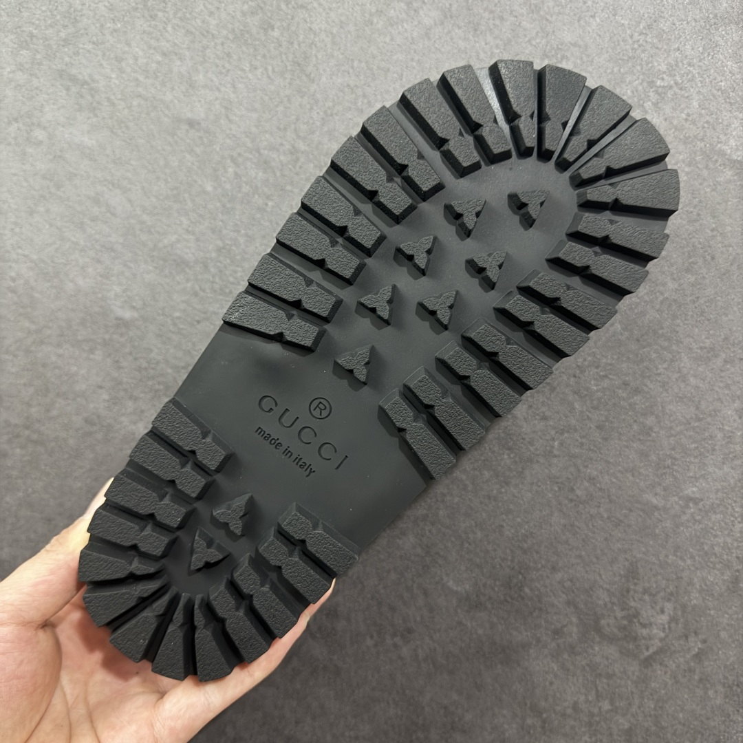 图片[9]-【广东纯原】GUCCI古驰最新爆款凉鞋松糕厚底拖鞋系列 欧式风格 上脚非常完美,穿搭上配此鞋，优雅大方，晶莹剔透，不同材质，肌理的表现，极具浓厚的艺术气息。 面料：原版开模进口TPU撞色Logo 内里：原版开模进口TPU一体Logo 中底：原版开模TPU轻泡 大底：原版开模TPU水台/Logo底片组合（底高5cm） 尺码：35-45-选品中心