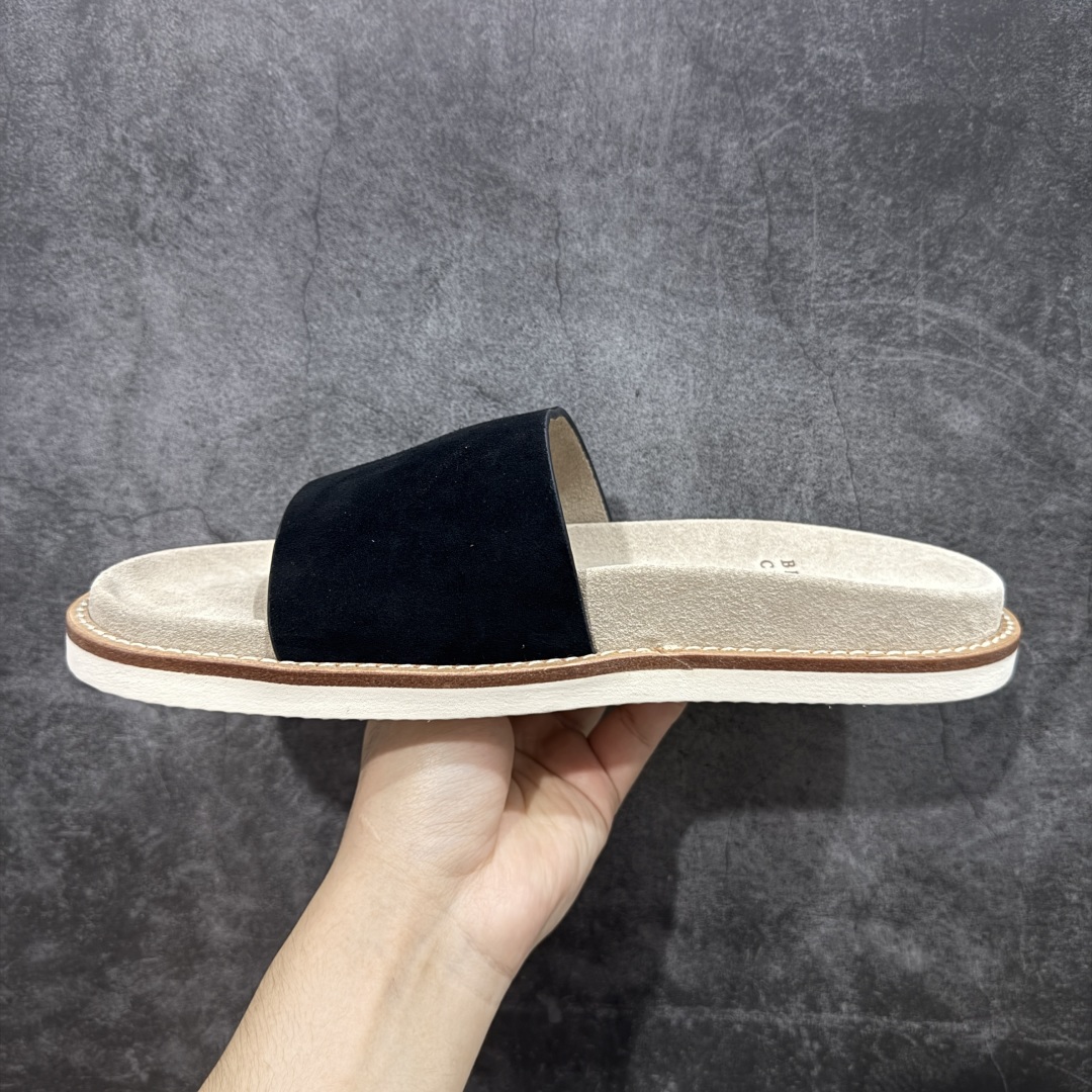 图片[2]-【佛山超a版】Brunello Cucinelli，BC 2025ss新款拖鞋出货🌈古铜 卡其色Logo一字麂皮凉拖，复古简约又不失时尚感，搭在任何穿搭上，都能轻松提升整体造型的精致度，每一步都走出随性自在 ，原版抽屉式包装，精致而大气i！ 面料：反毛皮 大底：超轻橡胶发泡 尺码：男款39-45-选品中心