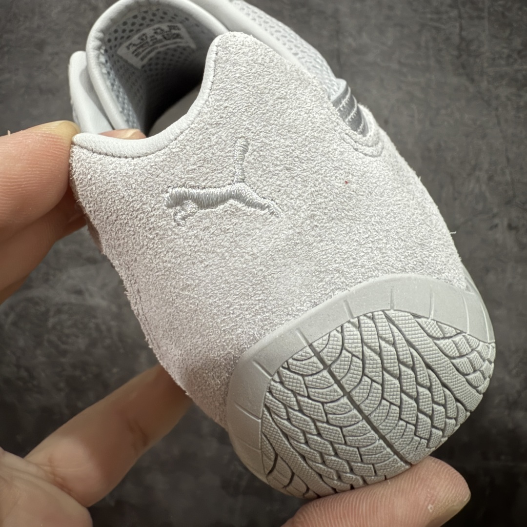 图片[2]-【CS纯原版】Puma Speedcat OG Sparco 彪马罗马阿莫尔系列 复古运动休闲赛车跑鞋 灰银 市场第一梯队品质 版型 细节 烫金走线 完全碾压市场任意版本 欢迎对比🆚 工厂耗时3个月开发 原装档案原数据纸版楦型 采用固色翻毛皮鞋面材质(正确二次成型\’猛帮\’成型工艺🆚区别市面版本!!) 外置原数据开发轻量耐磨橡胶大底💪🏻 全球知名运动品牌PUMA宝马赛车系列 融合了宝马车队的标志性配色 以趣味十足又前卫复古的设计引领潮流 将赛道精神融入街头时尚 开启前卫竞速之旅 主打前卫复古风 Roma鞋款的鞋侧以复古的流线造型 缀以宝马经典Logo 巧妙吸睛 而Speedcat鞋款以亮眼三色条纹元素缀以舒适鞋面 赋予了独特的个性美学 演绎赛车的无尽能量 货号：403902-02 尺码：35-45-选品中心