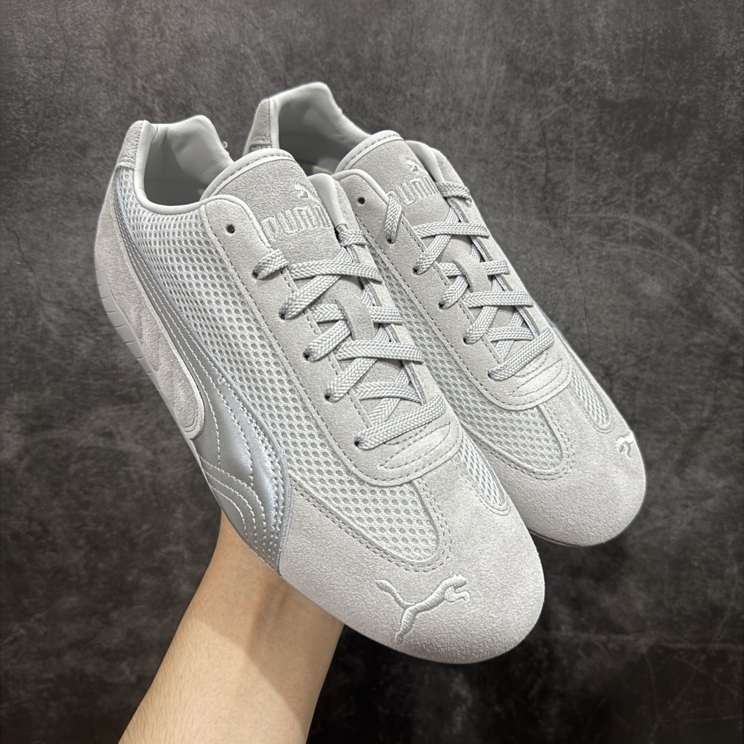 【CS纯原版】Puma Speedcat OG Sparco 彪马罗马阿莫尔系列 复古运动休闲赛车跑鞋 灰银 市场第一梯队品质 版型 细节 烫金走线 完全碾压市场任意版本 欢迎对比🆚 工厂耗时3个月开发 原装档案原数据纸版楦型 采用固色翻毛皮鞋面材质(正确二次成型\'猛帮\'成型工艺🆚区别市面版本!!) 外置原数据开发轻量耐磨橡胶大底💪🏻 全球知名运动品牌PUMA宝马赛车系列 融合了宝马车队的标志性配色 以趣味十足又前卫复古的设计引领潮流 将赛道精神融入街头时尚 开启前卫竞速之旅 主打前卫复古风 Roma鞋款的鞋侧以复古的流线造型 缀以宝马经典Logo 巧妙吸睛 而Speedcat鞋款以亮眼三色条纹元素缀以舒适鞋面 赋予了独特的个性美学 演绎赛车的无尽能量 货号:403902-02 尺码:35-45-选品中心