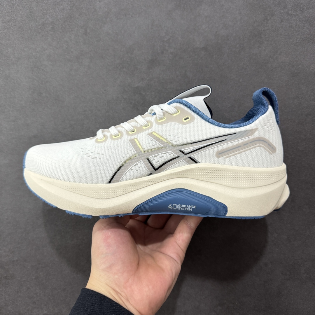 图片[2]-【公司级】Asics Gel-Kayano 32 亚瑟士卡亚诺32代低帮专业有氧超轻量休闲运动全能慢跑鞋 全球知名运动品牌ASICS正式推出新款GEL-KAYANO 32跑鞋，旨在通过全新稳定结构以提升产品可适性，满足跑者的足部稳定需求，让每一位跑者从起跑到结束都能够感受到焕然一新的稳定性与舒适性，从而帮助更多人找到身心平衡，获得自在舒适的健康生活方式。秉持着ASICS亚瑟士的设计哲学，全新一代GEL-KAYANO 32应运而生。为进一步升级产品的稳定性，GEL-KAYANO 采用了全新4D引导系统，通过内侧稳定装置提升可适性，满足足部稳定需求，帮助足弓迅速返回到平衡位置。作为基于生物力学研究打造的全新稳定结构，4D引导系统不仅提升了跑鞋对双脚的支撑性，它还将人体不同的运动状态纳入设计考量，帮助跑者在多种跑动强度下获得充足的稳定性和理想的舒适度。 尺码： 40 40.5 41.5 42 42.5 43.5 44 44.5 45-选品中心