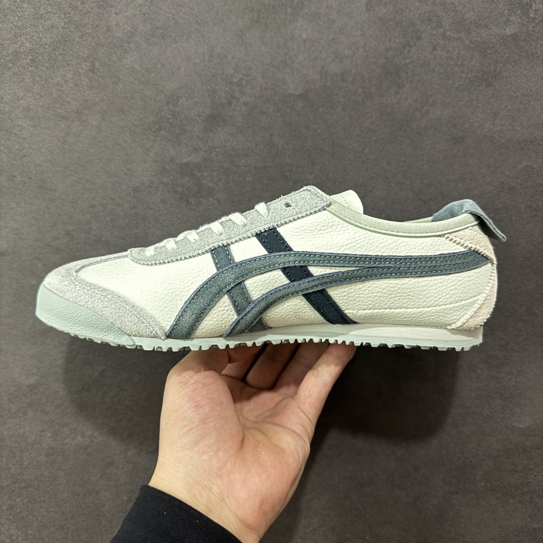 图片[2]-【公司级】Asics Onitsuka Tiger MEXICO 66 亚瑟士鬼冢虎复古经典板鞋 头层材料 质感柔软度满分 长期生产补货永不断码 超成熟稳定的做工品控 原装全套纸板楦头开发 原汁原味 完美呈现版型 私模正确鞋底咬花纹路 一比一鞋头弧度高度鞋身弧度 绝不口嗨 细节品控鞋型随意秒杀市面 原档咬花纹路私模大底 一个单元有六个三角形 总体形拼接呈现花瓣状 官方四联吊牌 原装Ortholite轻量化鞋垫 原盒原配 质保卡 说明书 钢印防尘纸 纸板中底带钢印 乳胶组合鞋垫 支持全方位的对比专柜 产品从款式颜色造型上体现出追求舒适和细节的完美 鞋类更是推崇手工制作的严谨与完美 融舒适性与可穿性的设计风格 注重细节的完美和别致魅力 既保持稳重 又不失轻松的时尚感 尺码：36 37 37.5 38 39 39.5 40 40.5 41.5 42 42.5 43.5 44 45 46-选品中心