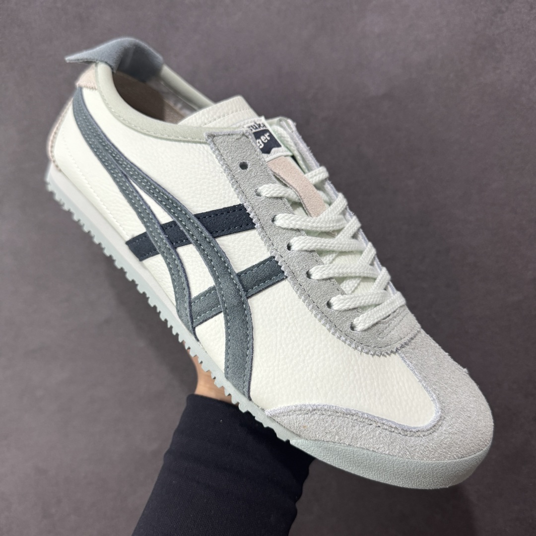图片[3]-【公司级】Asics Onitsuka Tiger MEXICO 66 亚瑟士鬼冢虎复古经典板鞋 头层材料 质感柔软度满分 长期生产补货永不断码 超成熟稳定的做工品控 原装全套纸板楦头开发 原汁原味 完美呈现版型 私模正确鞋底咬花纹路 一比一鞋头弧度高度鞋身弧度 绝不口嗨 细节品控鞋型随意秒杀市面 原档咬花纹路私模大底 一个单元有六个三角形 总体形拼接呈现花瓣状 官方四联吊牌 原装Ortholite轻量化鞋垫 原盒原配 质保卡 说明书 钢印防尘纸 纸板中底带钢印 乳胶组合鞋垫 支持全方位的对比专柜 产品从款式颜色造型上体现出追求舒适和细节的完美 鞋类更是推崇手工制作的严谨与完美 融舒适性与可穿性的设计风格 注重细节的完美和别致魅力 既保持稳重 又不失轻松的时尚感 尺码：36 37 37.5 38 39 39.5 40 40.5 41.5 42 42.5 43.5 44 45 46-选品中心