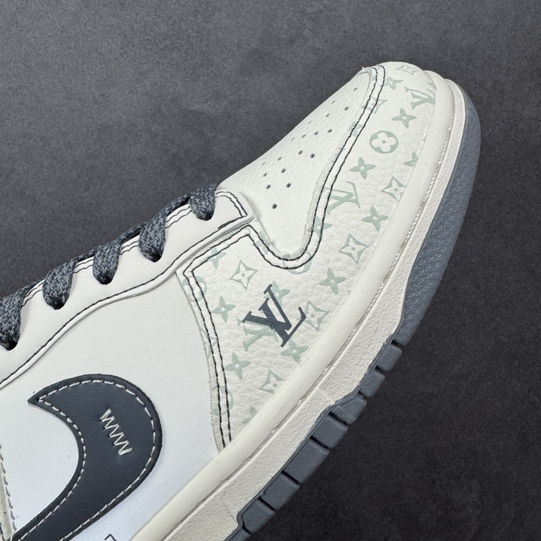 图片[5]-【定制版】Nike SB Dunk Low LV联名 花纹灰勾 周年高端定制 低帮休闲板鞋 YX5066-366 #定制鞋盒 大厂纯原品质出货 超高清洁度 皮料切割干净无任何毛边 细节完美 尺码：36 36.5 37.5 38 38.5 39 40 40.5 41 42 42.5 43 44 44.5 45-选品中心