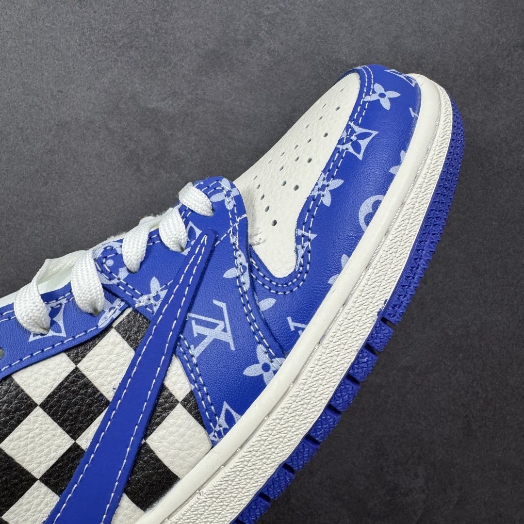 图片[5]-【定制版】Travis Scott x Fragment Design x Air Jordan 1 Low OG SP AJ1 乔1 LV联名 蓝色妖姬 低帮文化休闲板鞋 XQ1979-003 #多方联名合作融合了Travis Scott 独特的音乐风格，藤原浩个性的设计风格以及Jordan品牌的经典元素 使其成为一双具有独特身份和价值的鞋子 清新而立体的外观加上联名标识更突出了其独特身份 这种配色方案显示出活力和时尚感 在视觉上引人注目 鞋身的质感和细腻的细节处理使其显得高端而格调十足 这款“倒钩”联名是设计与创意完美结合 融合多方的个性风格是一款备受瞩目的潮流鞋款 尺码：36 36.5 37.5 38 38.5 39 40 40.5 41 42 42.5 43 44 44.5 45-选品中心