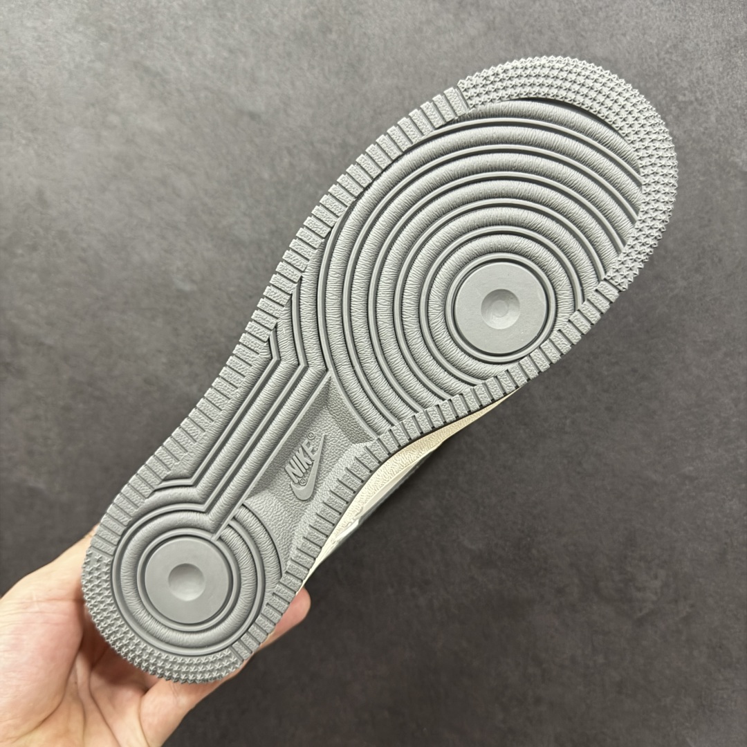 图片[9]-【定制版】Gucci x Nk Air Force 1’07 定制配色 古驰联名 空军一号低帮经典低帮休闲百搭板鞋 ZH2598-322 定制鞋盒 大厂流水作业生产 超高清洁度 皮料切割干净无任何毛边 细节完美   尺码：36 36.5 37.5 38 38.5 39 40 40.5 41 42 42.5 43 44 44.5 45-选品中心