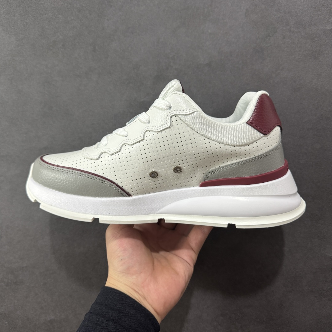 图片[2]-【公司级】Louis Vuitton Classic LV路易威登板鞋 小白鞋系列 舒适轻泡大底和百搭性霸屏整个时尚娱乐圈 细节调整完美主义鞋面采用进口头层小牛皮 独家开模轻泡大底侧边采用3D打印标志性Logo 尽显贵族时尚气息台湾进口小牛皮挂皮内里 配带正品全套包装 尺码：36-45-选品中心