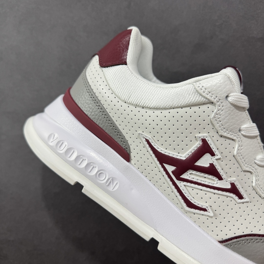 图片[6]-【公司级】Louis Vuitton Classic LV路易威登板鞋 小白鞋系列 舒适轻泡大底和百搭性霸屏整个时尚娱乐圈 细节调整完美主义鞋面采用进口头层小牛皮 独家开模轻泡大底侧边采用3D打印标志性Logo 尽显贵族时尚气息台湾进口小牛皮挂皮内里 配带正品全套包装 尺码：36-45-选品中心