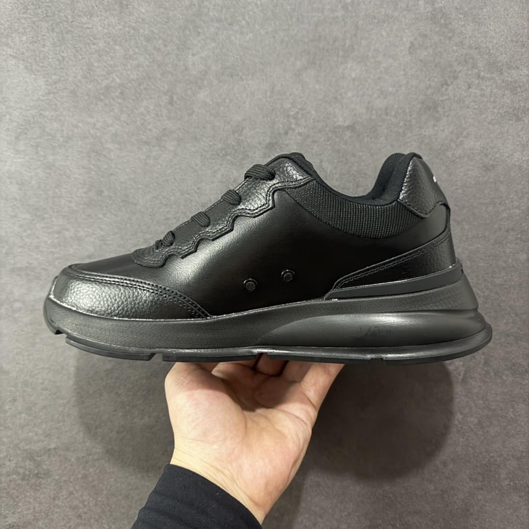 图片[2]-【公司级】Louis Vuitton Classic LV路易威登板鞋 小白鞋系列 舒适轻泡大底和百搭性霸屏整个时尚娱乐圈 细节调整完美主义鞋面采用进口头层小牛皮 独家开模轻泡大底侧边采用3D打印标志性Logo 尽显贵族时尚气息台湾进口小牛皮挂皮内里 配带正品全套包装 尺码：36-45-选品中心