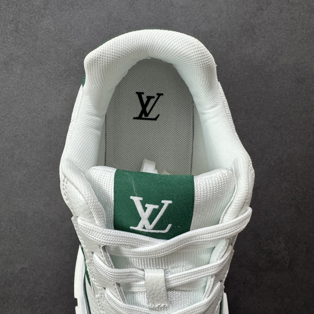 图片[7]-【公司级】Louis Vuitton Classic LV路易威登板鞋 小白鞋系列 舒适轻泡大底和百搭性霸屏整个时尚娱乐圈 细节调整完美主义鞋面采用进口头层小牛皮 独家开模轻泡大底侧边采用3D打印标志性Logo 尽显贵族时尚气息台湾进口小牛皮挂皮内里 配带正品全套包装 尺码：36-45-选品中心